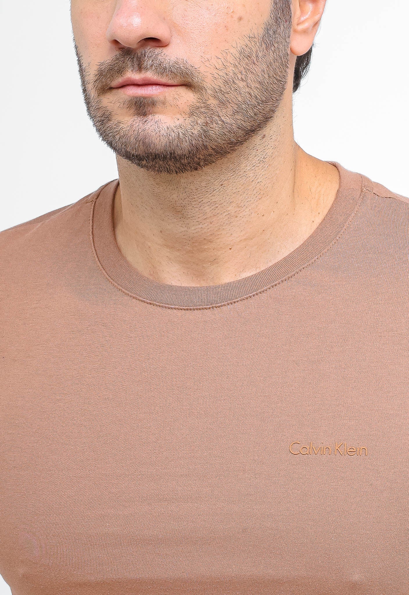Camiseta Calvin Klein Logo Peito Embossed - Henri Store