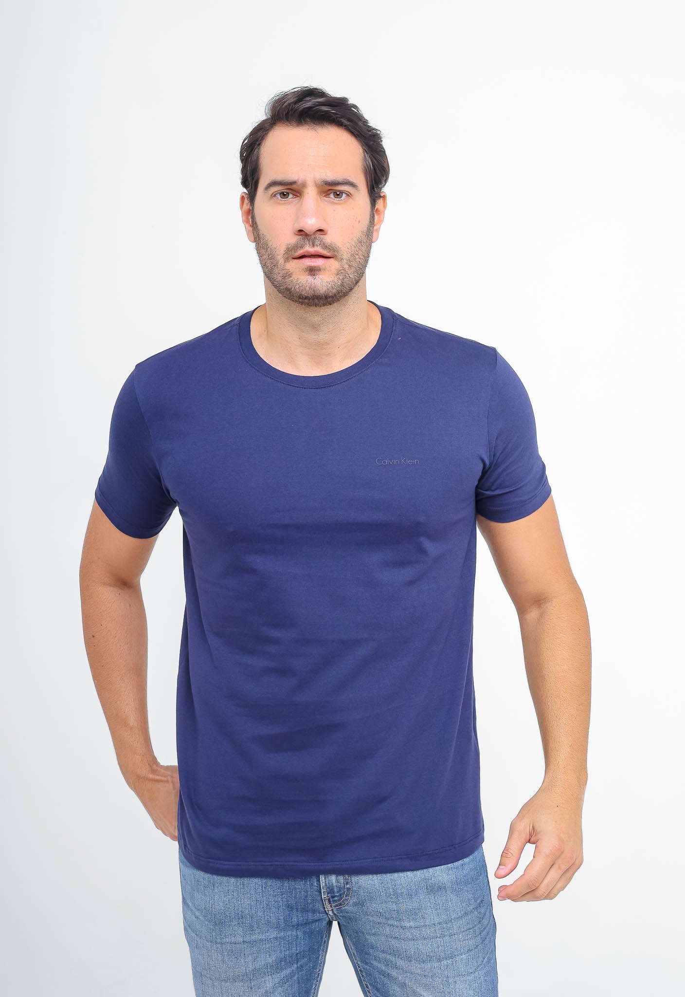Camiseta Calvin Klein Logo Peito Embossed - Henri Store