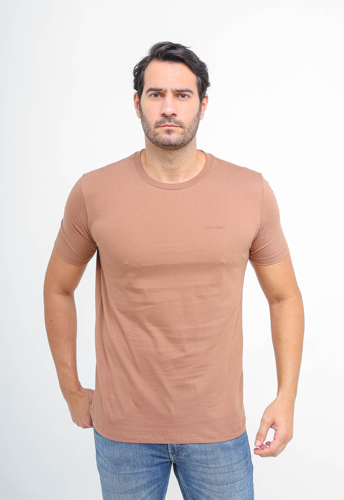 Camiseta Calvin Klein Logo Peito Embossed - Henri Store