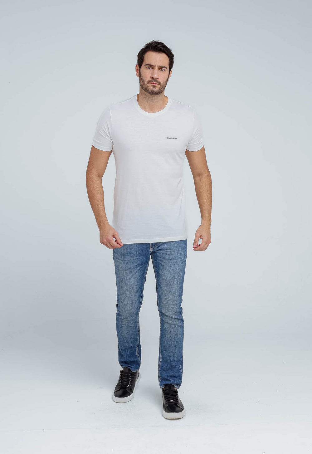 Camiseta Calvin Klein Logo Peito Embossed - Henri Store