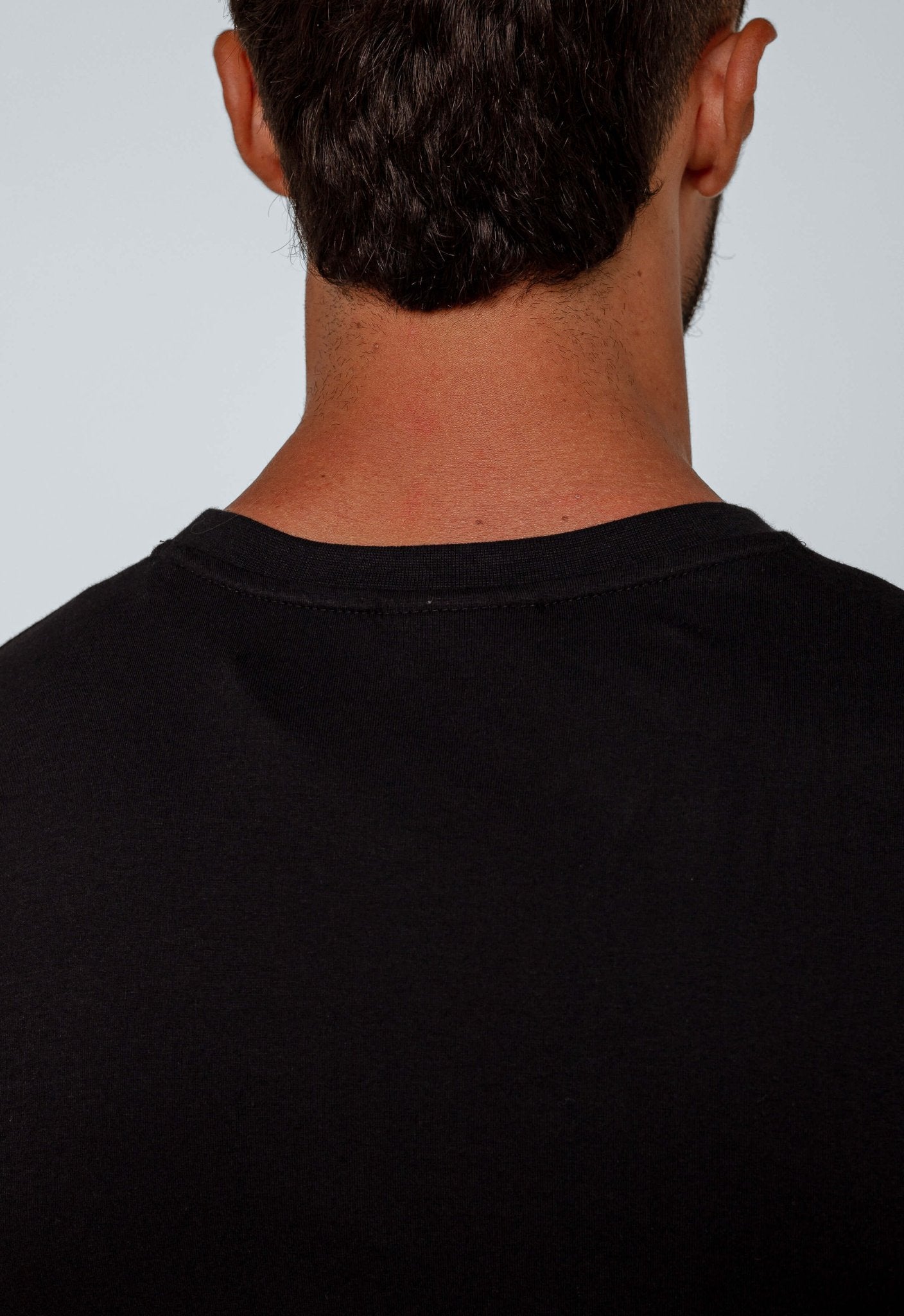 Camiseta Calvin Klein Logo Peito Embossed - Henri Store