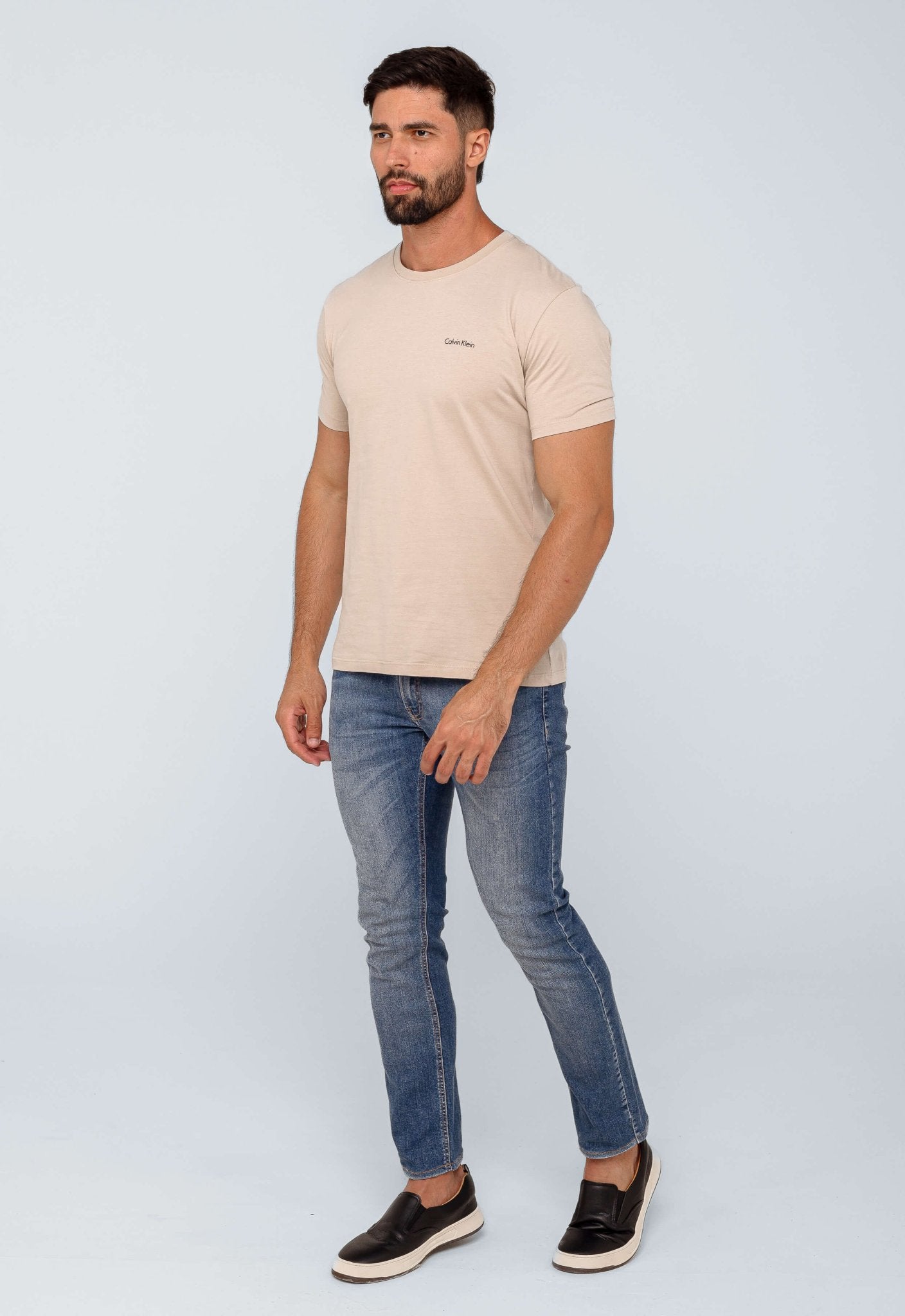 Camiseta Calvin Klein Logo Peito Embossed - Henri Store