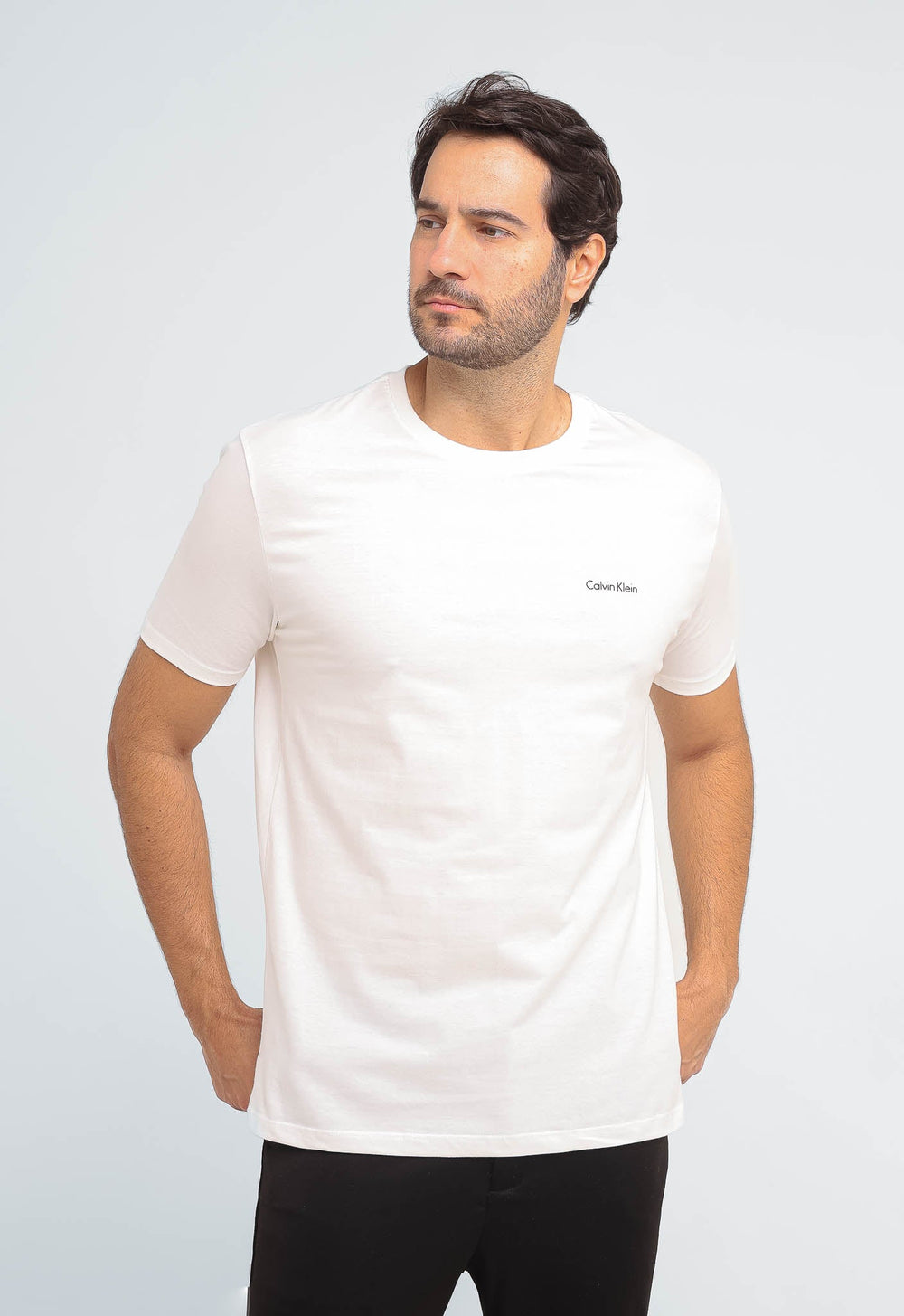 Camiseta Calvin Klein Logo Peito Embossed - Henri Store