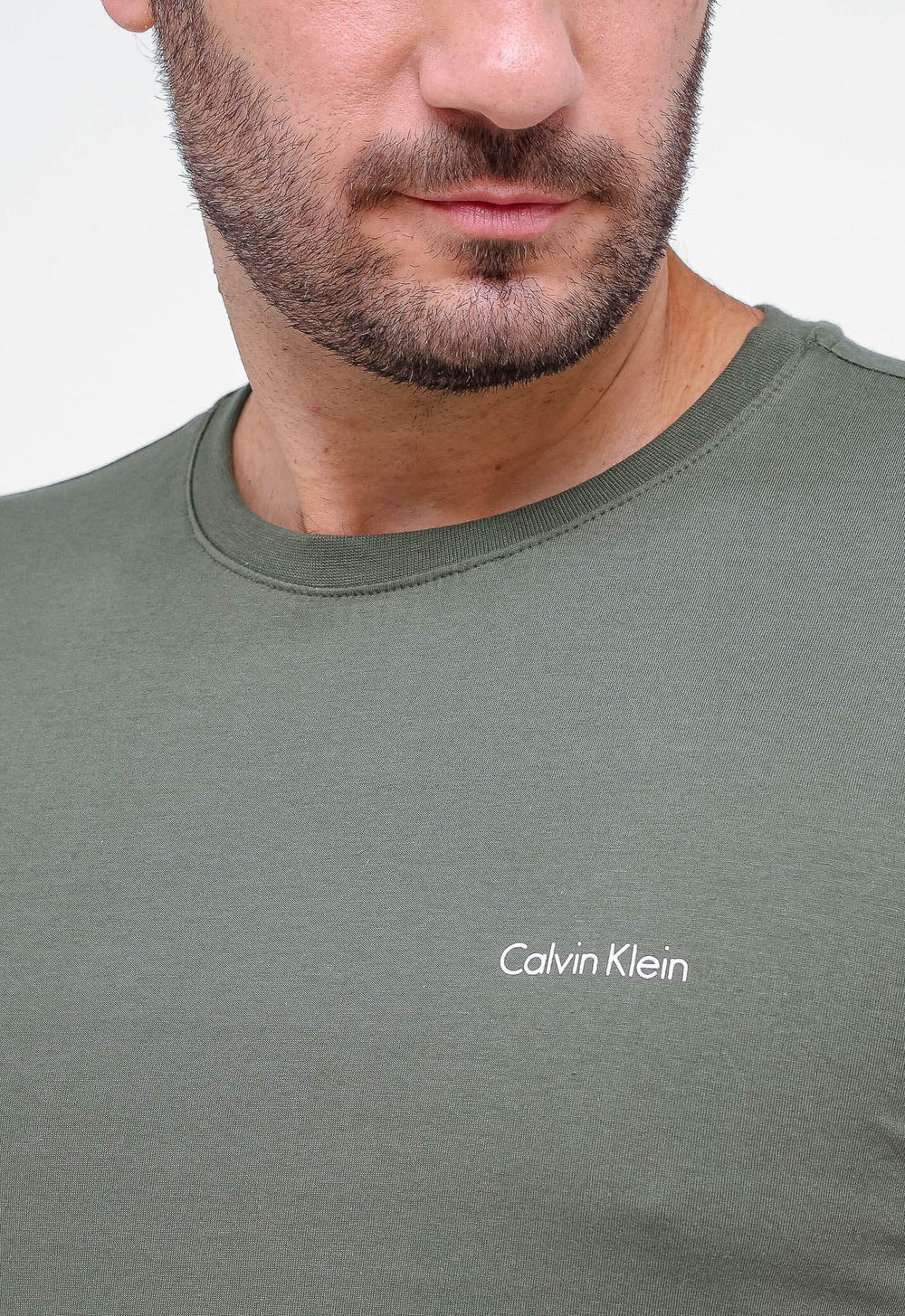 Camiseta Calvin Klein Logo Peito Embossed - Henri Store
