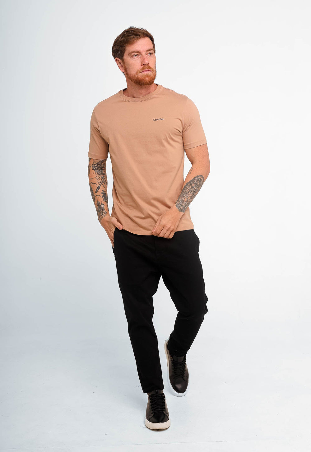 Camiseta Calvin Klein Logo Peito Embossed - Henri Store