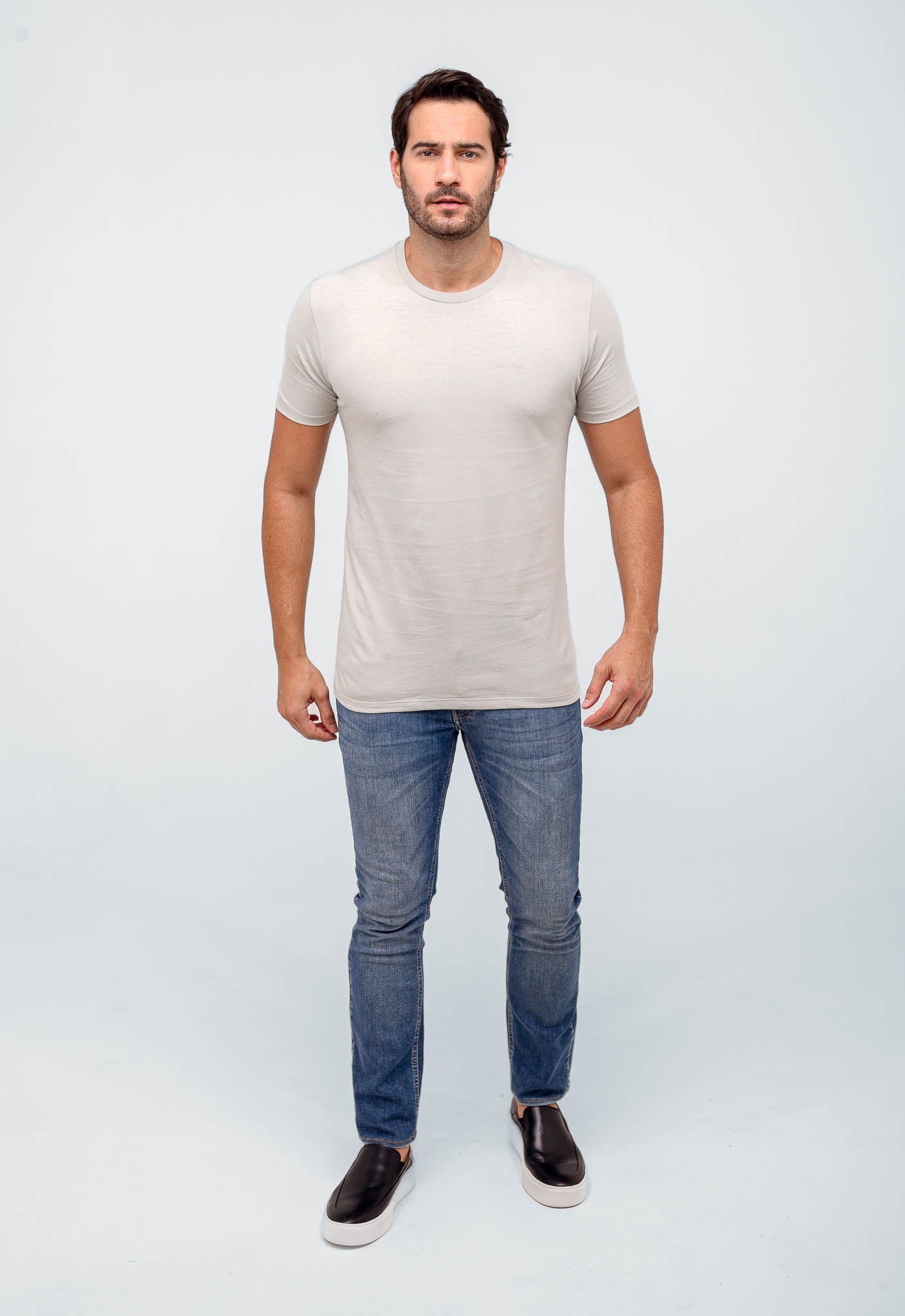 Camiseta Calvin Klein Logo Peito Embossed - Henri Store