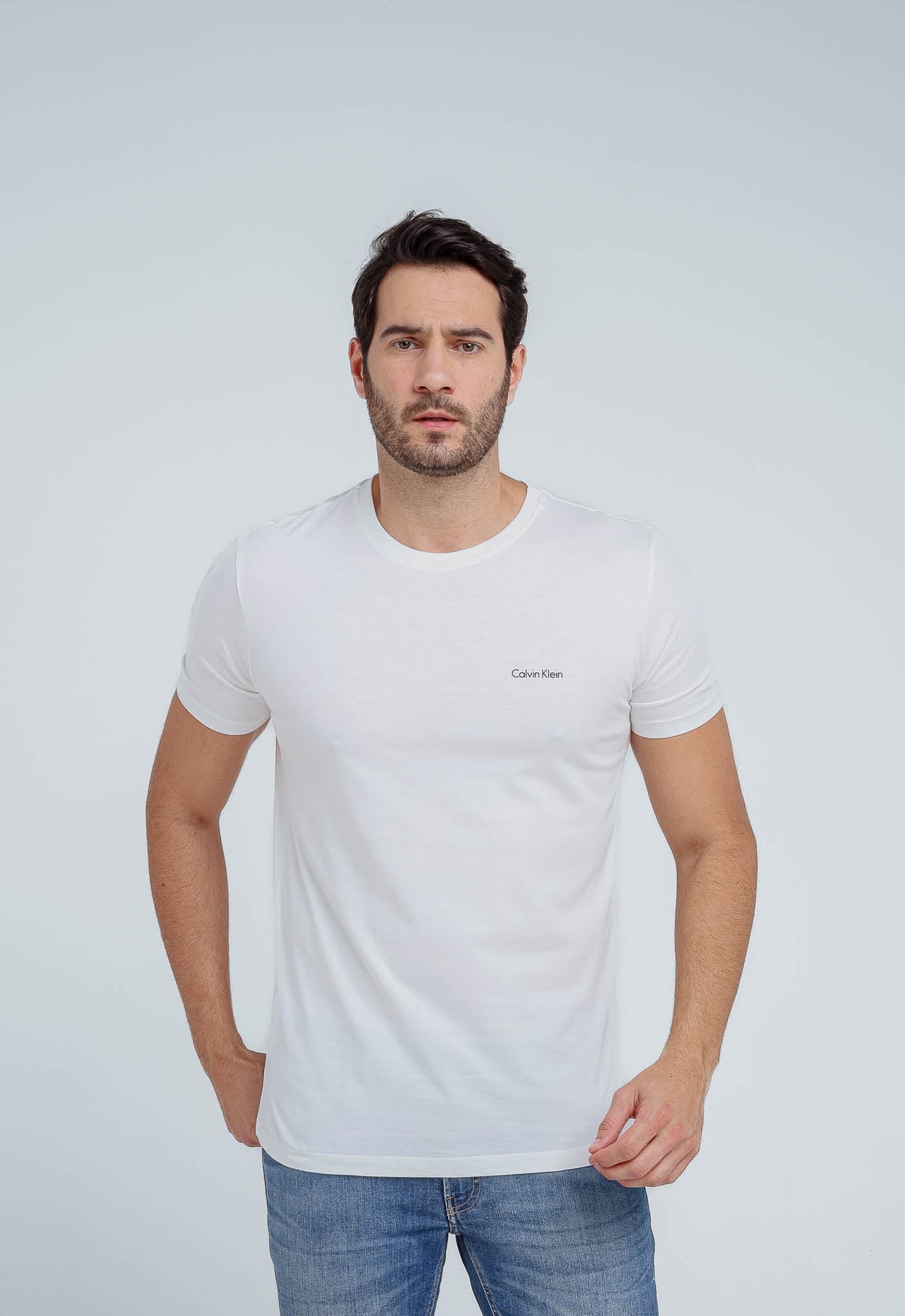 Camiseta Calvin Klein Logo Peito Embossed - Henri Store