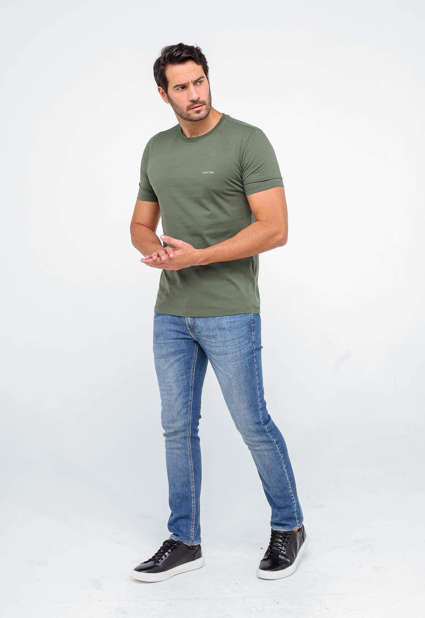 Camiseta Calvin Klein Logo Peito Embossed - Henri Store