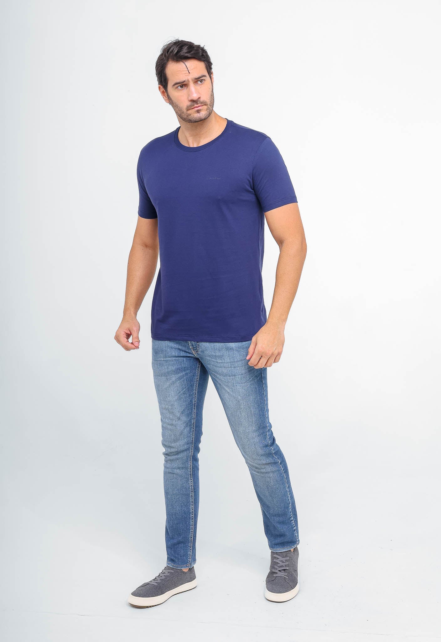 Camiseta Calvin Klein Logo Peito Embossed - Henri Store