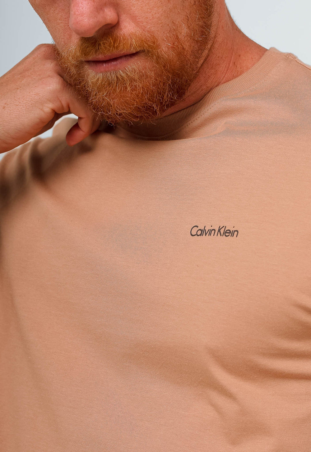 Camiseta Calvin Klein Logo Peito Embossed - Henri Store