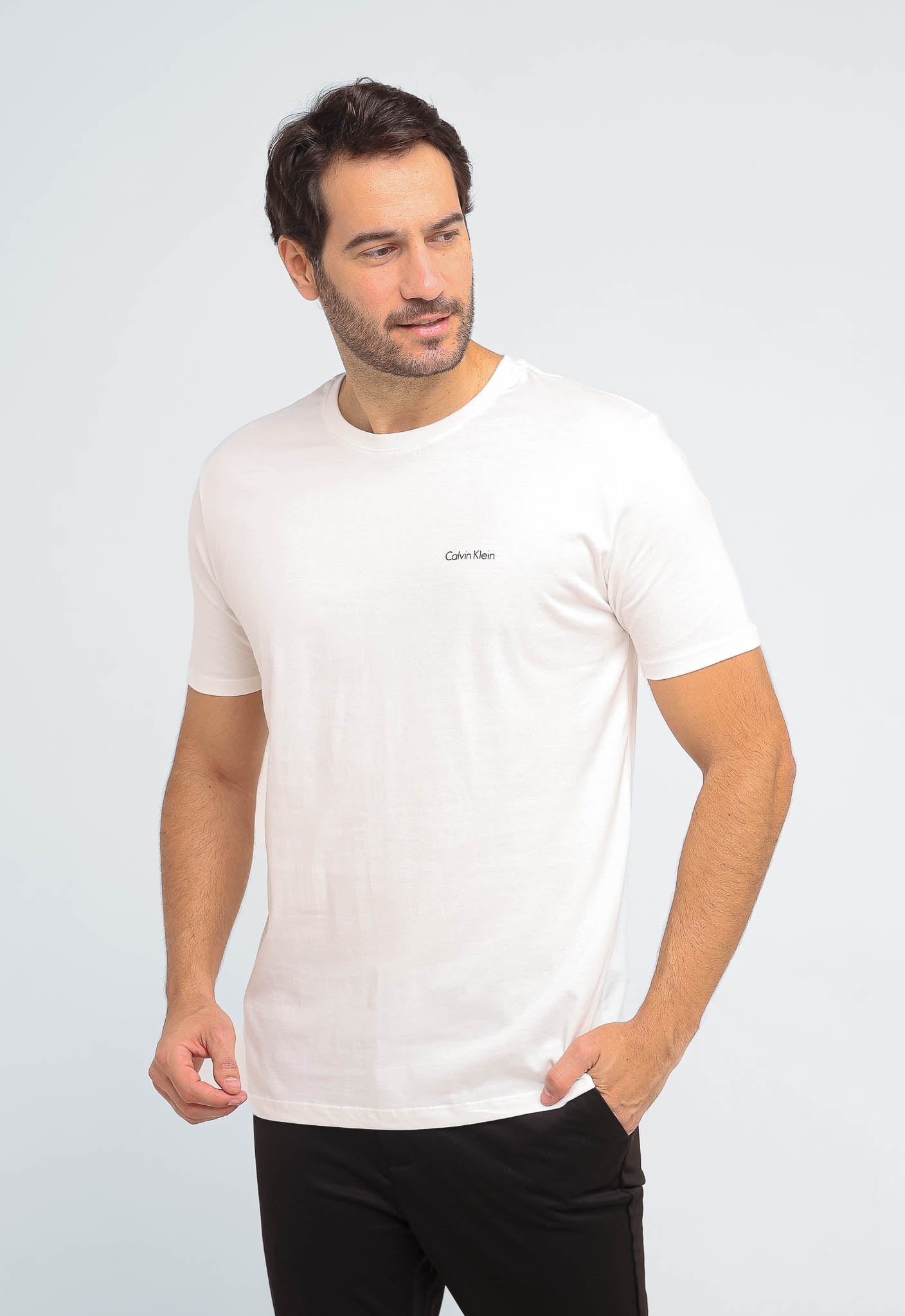 Camiseta Calvin Klein Logo Peito Embossed - Henri Store