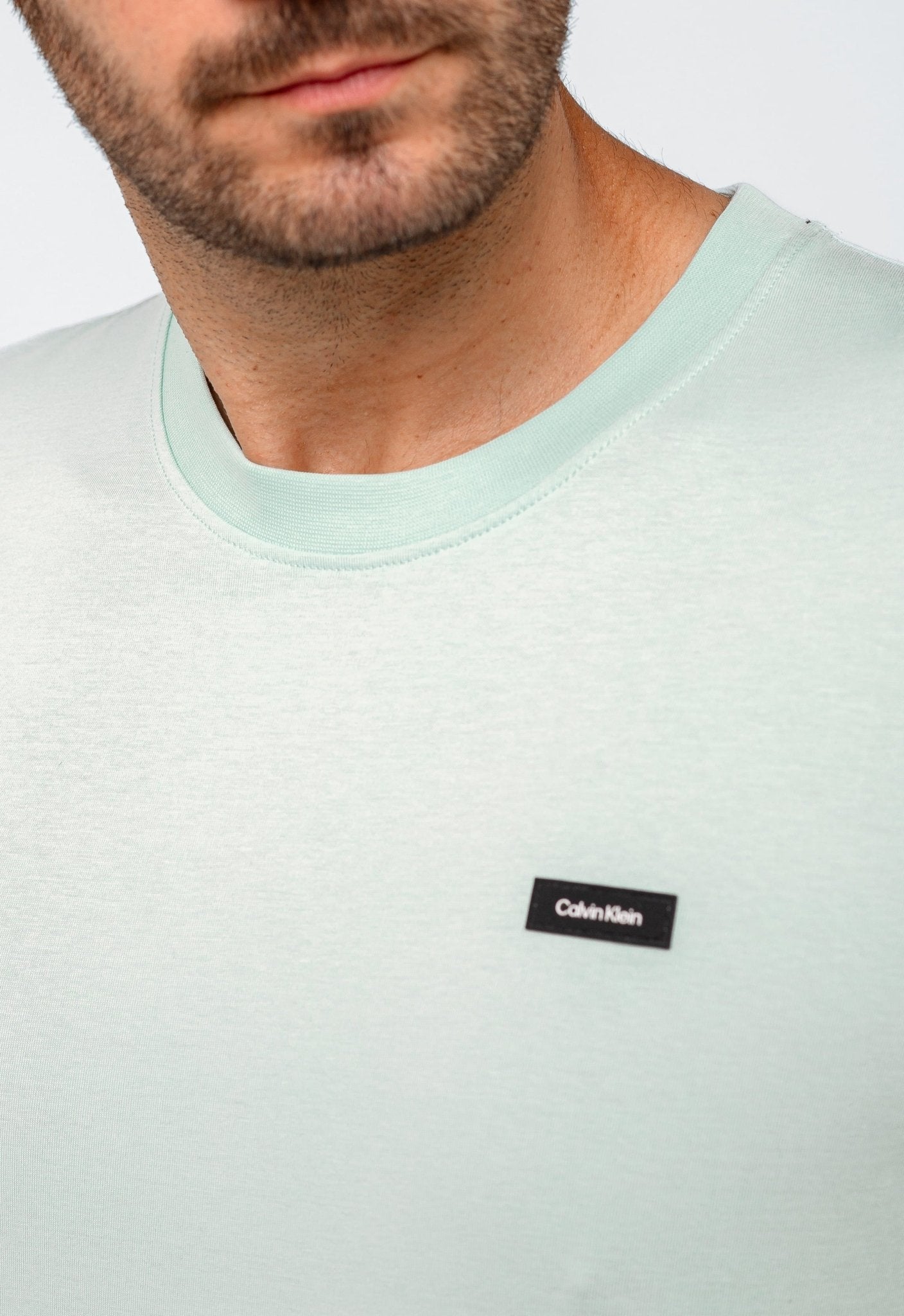Camiseta Calvin Klein Logo Peito - Henri Store