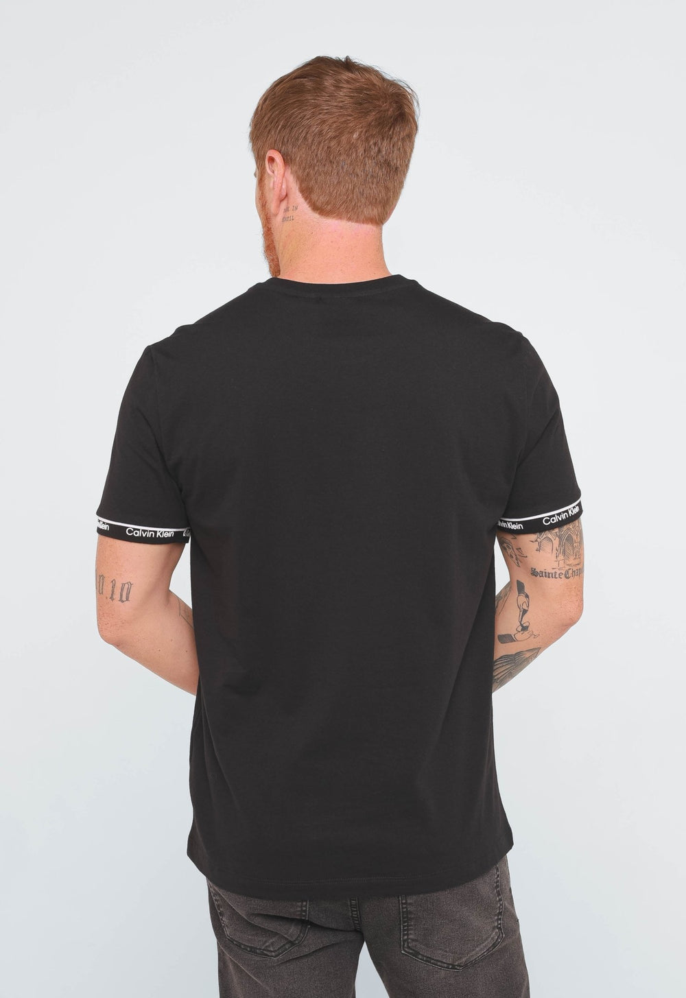 Camiseta Calvin Klein Logo Punho C/ Listras - Henri Store