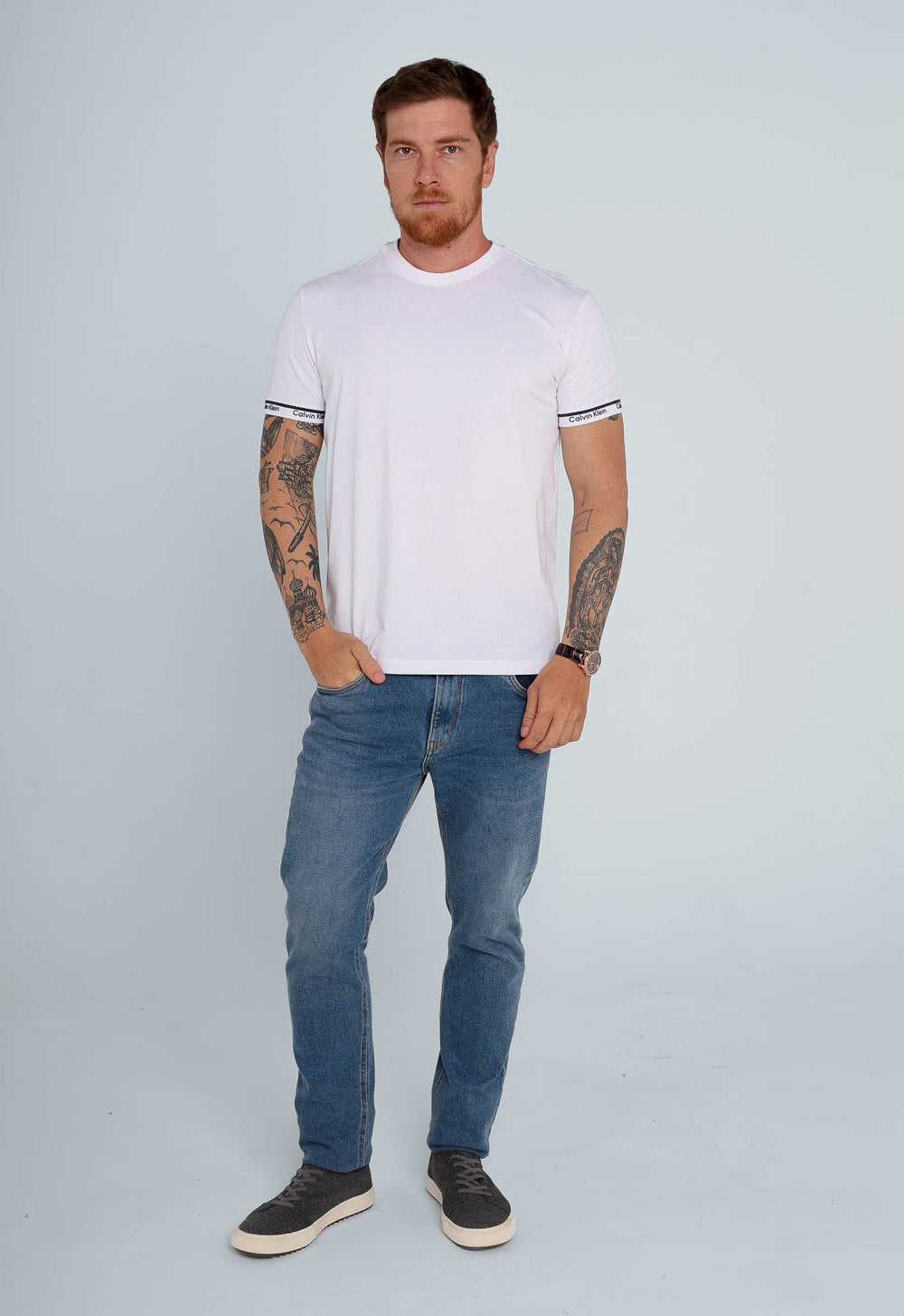 Camiseta Calvin Klein Logo Punho C/ Listras - Henri Store