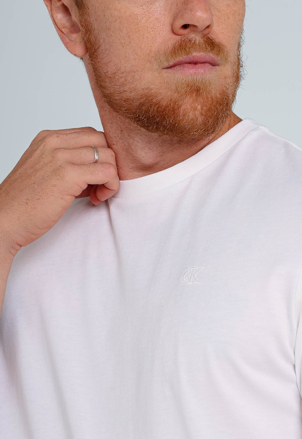 Camiseta Calvin Klein Manga Curta Branco Basica - Henri Store