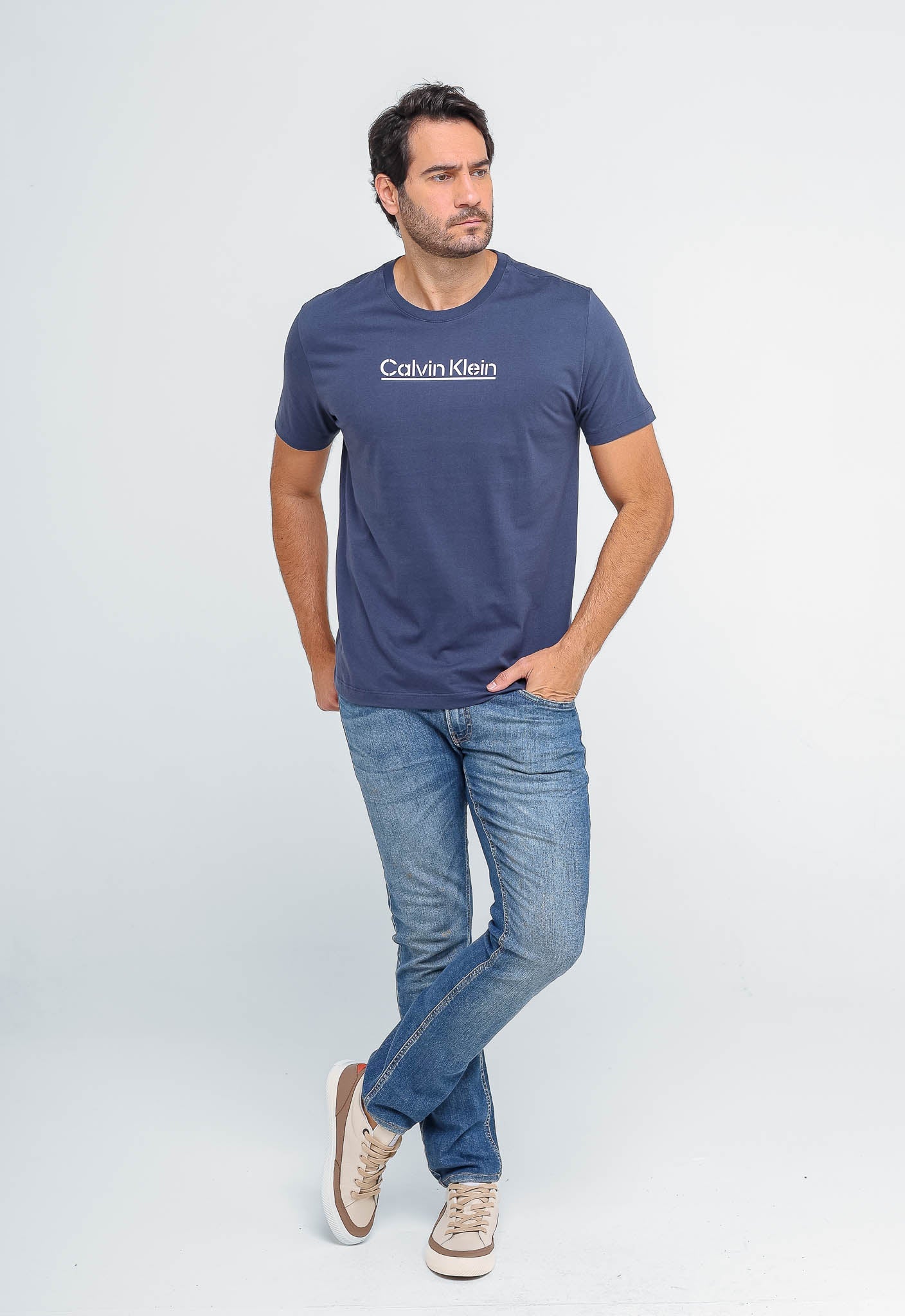 Camiseta Calvin Klein Mc Marinho Logo Central - Henri Store