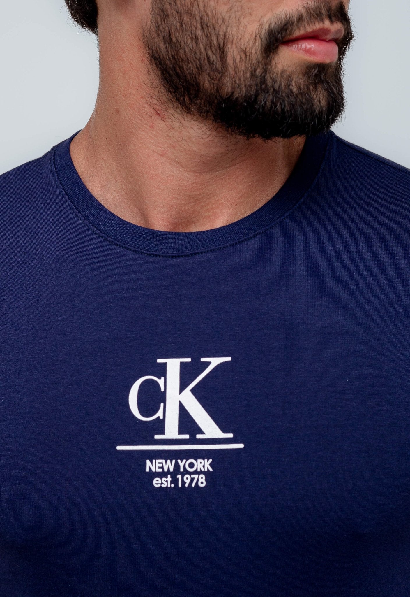 Camiseta Calvin Klein NY Est 1978. - Henri Store