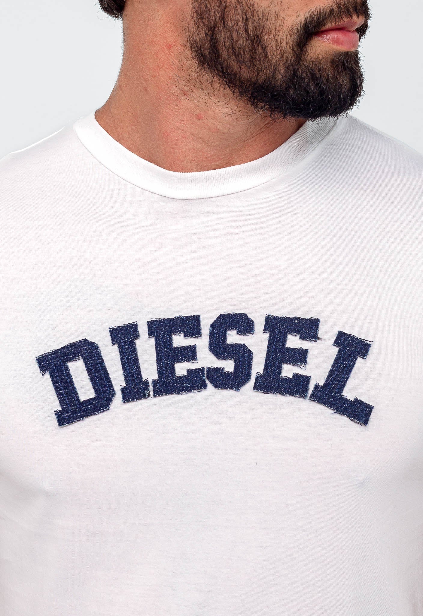 Camiseta Diesel Logo Central Alto Relevo - Henri Store
