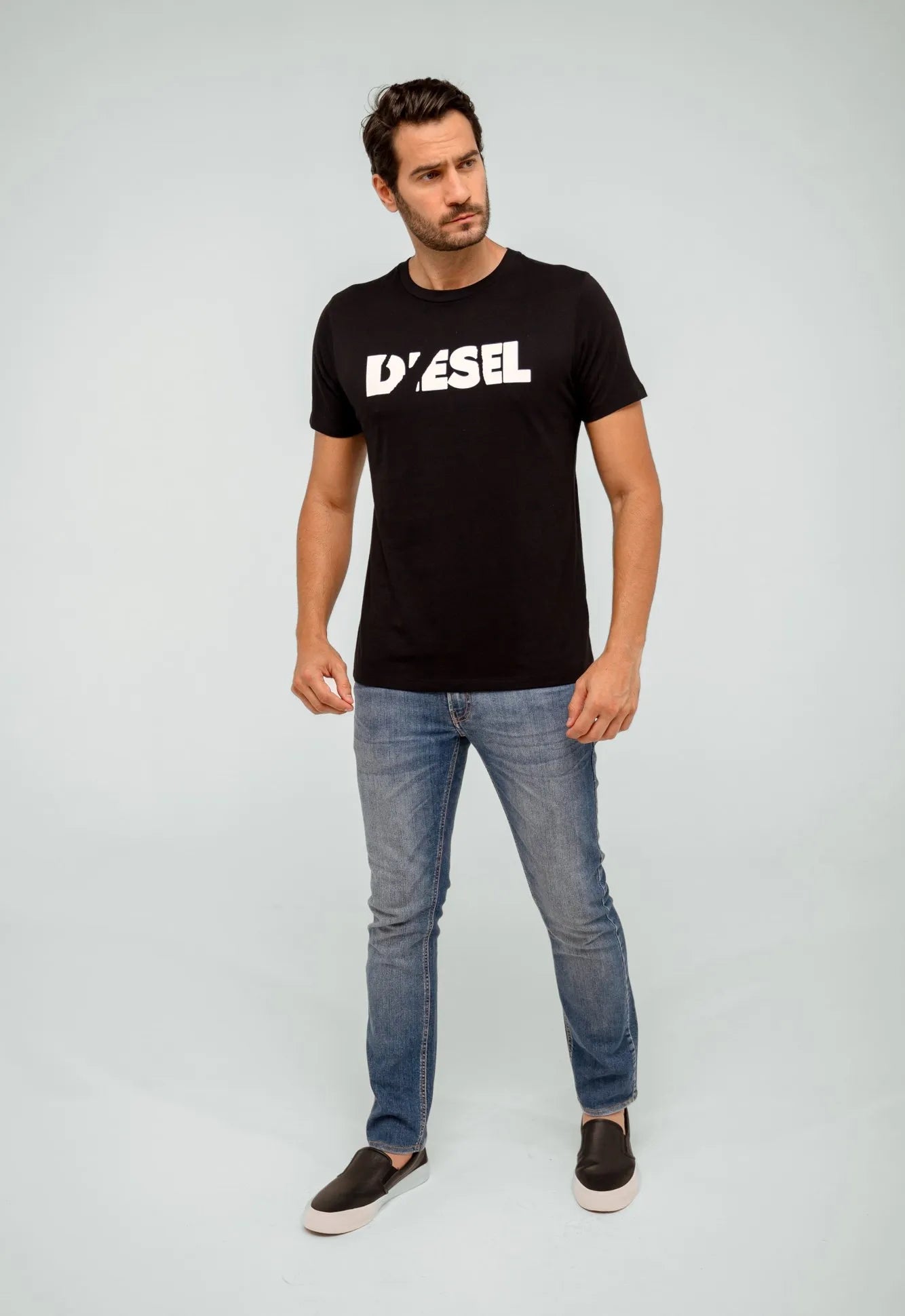 Camiseta Diesel Logo Centro - Henri Store
