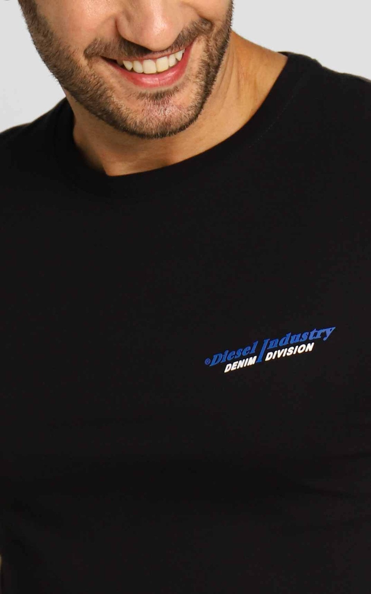 Camiseta Diesel Slim Logo Peito Preto - Sale - Henri Store