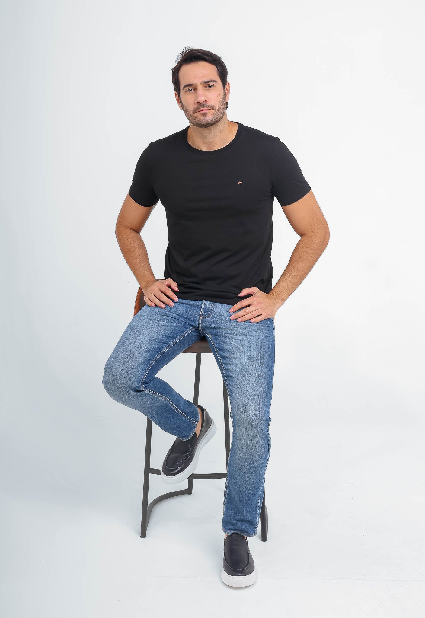 Camiseta Dom Henrico Básica Logo Peito - Henri Store