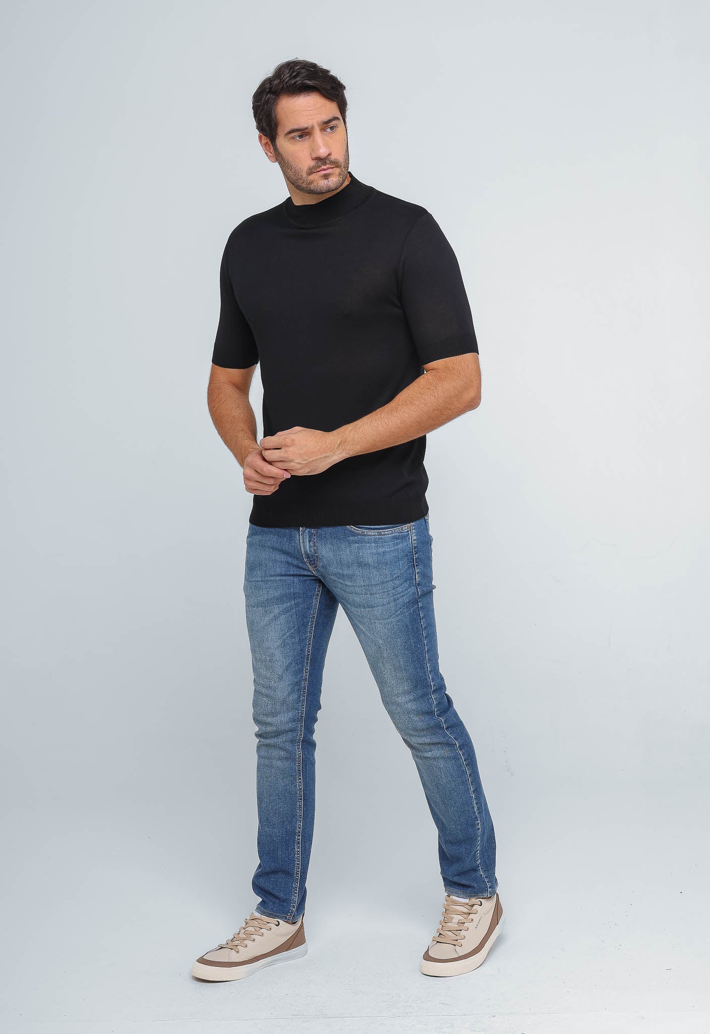 Camiseta Dom Henrico Gola Alta - Henri Store