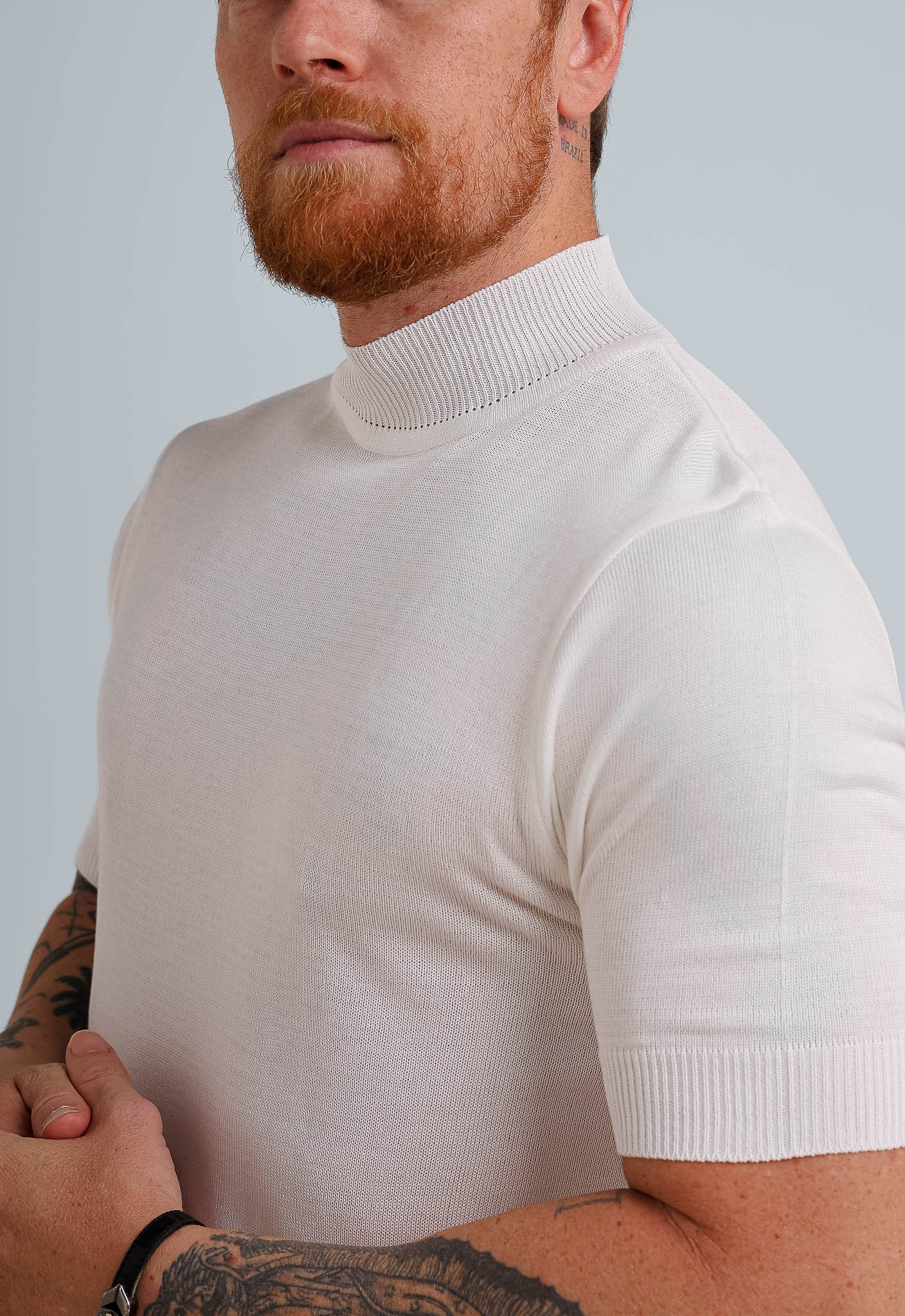 Camiseta Dom Henrico Gola Alta - Henri Store