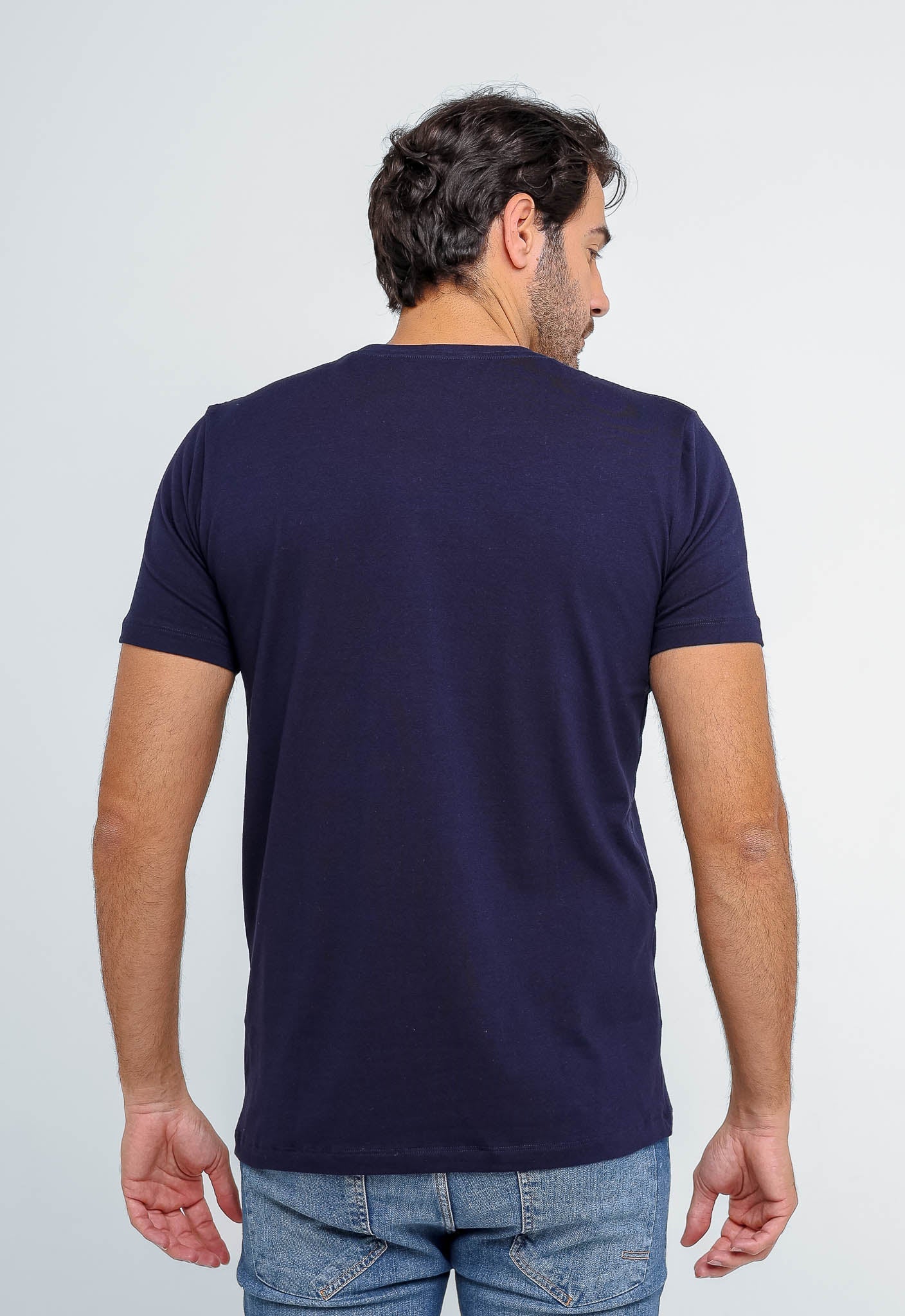 Camiseta Dom Henrico Gola V Essential - Henri Store