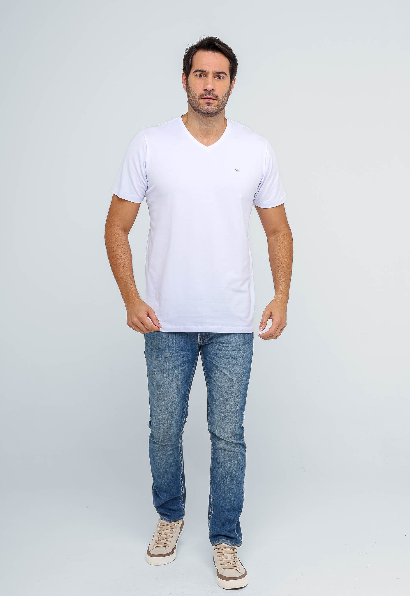 Camiseta Dom Henrico Gola V Essential - Henri Store