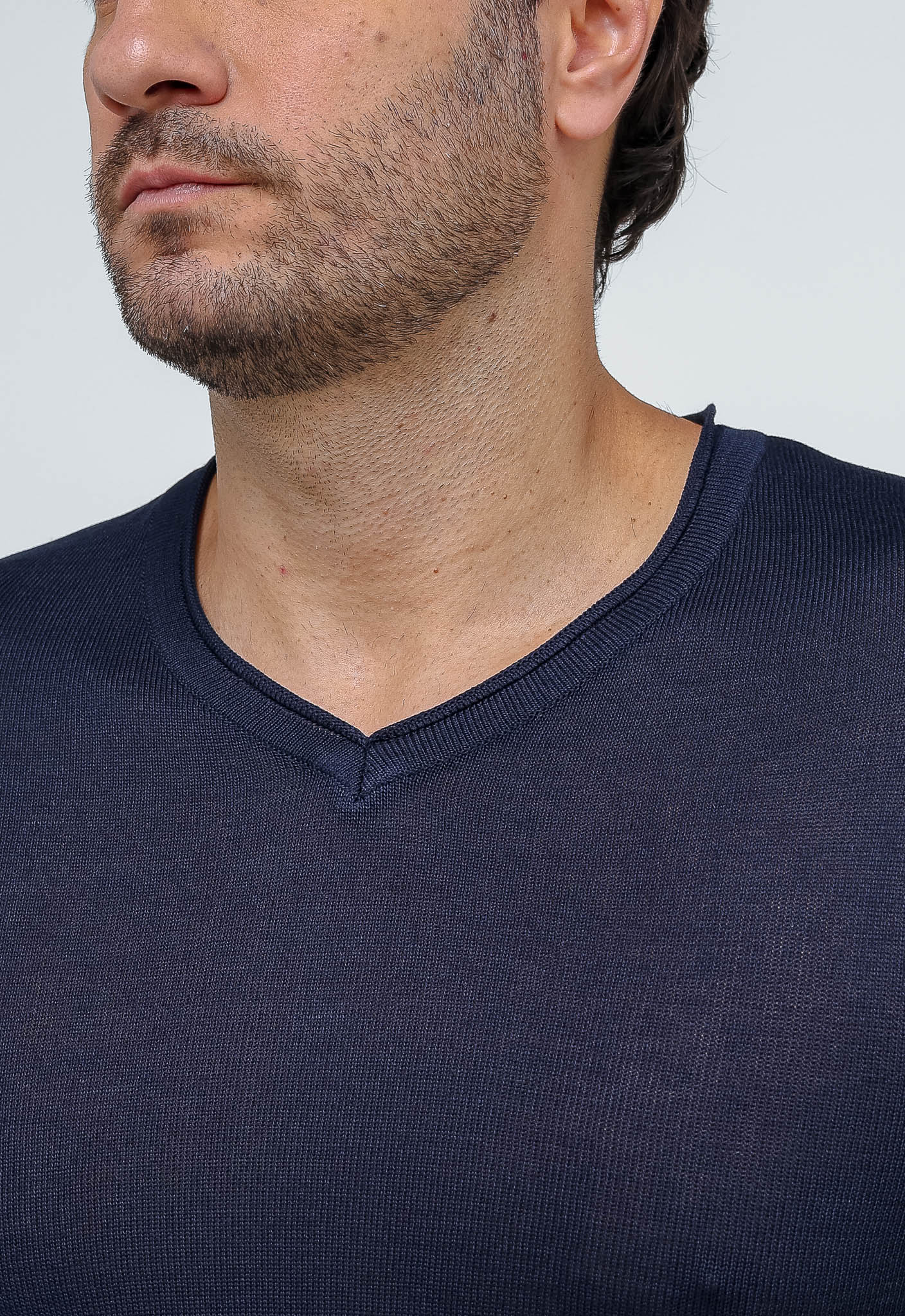 Camiseta Dom Henrico Gola V - Henri Store