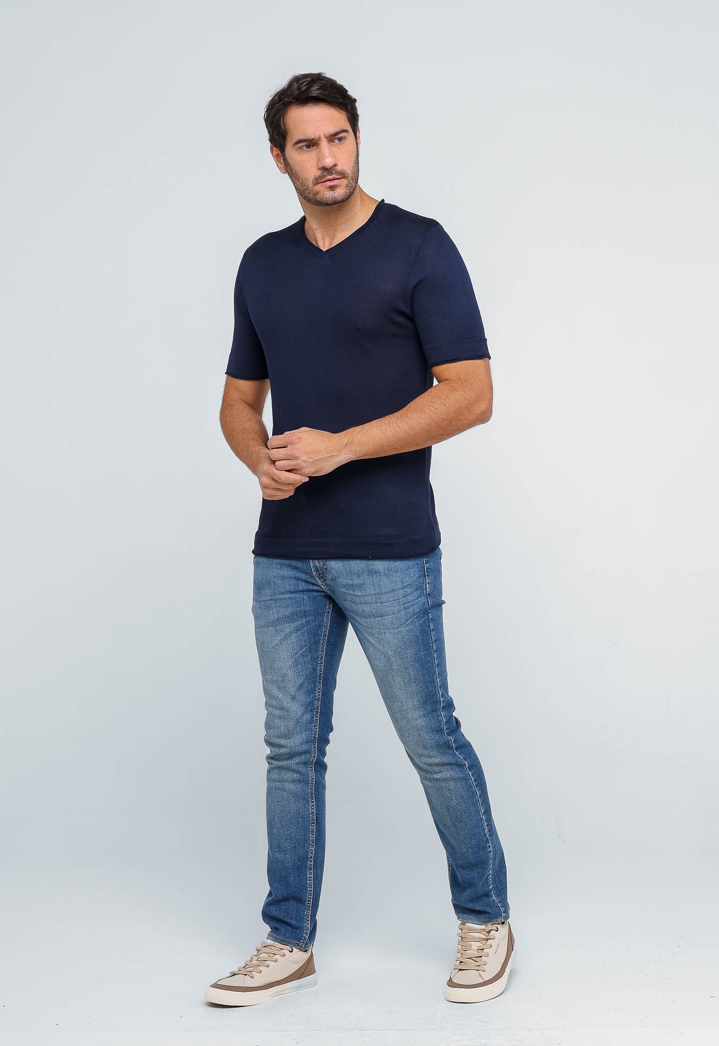 Camiseta Dom Henrico Gola V - Henri Store