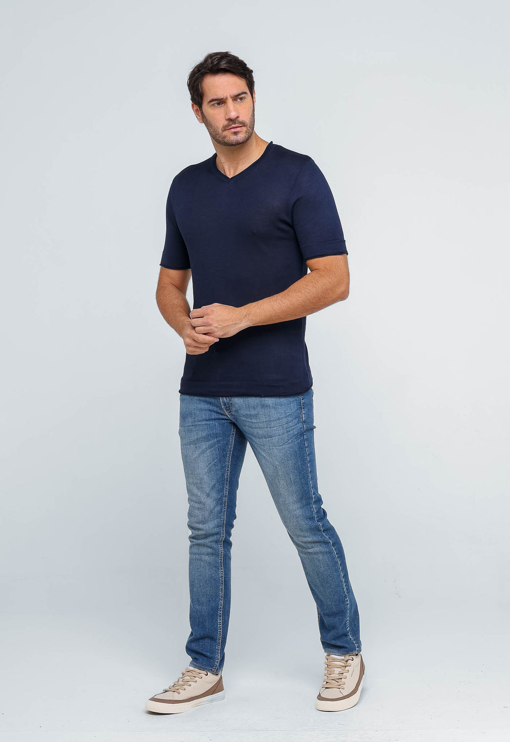 Camiseta Dom Henrico Gola V - Henri Store