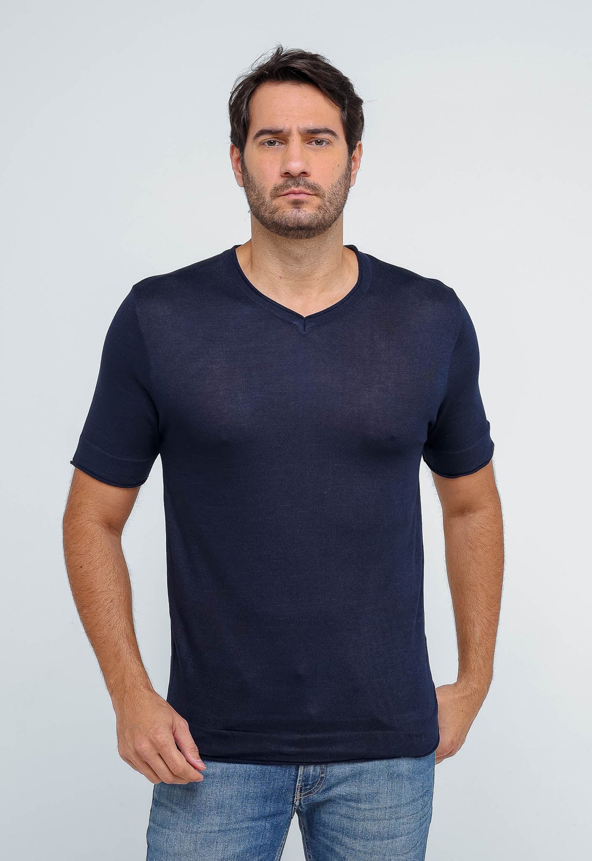 Camiseta Dom Henrico Gola V - Henri Store