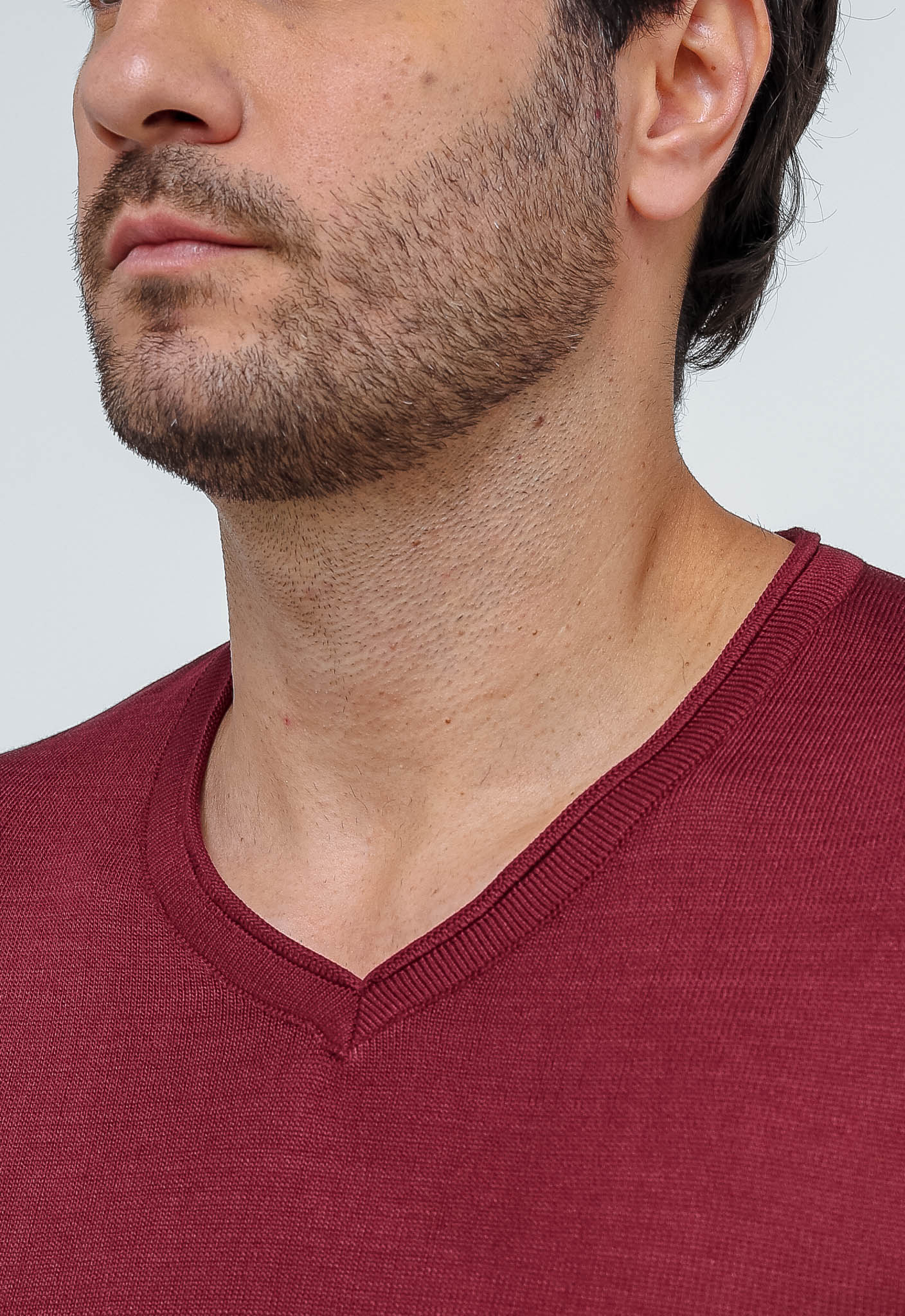 Camiseta Dom Henrico Gola V - Henri Store