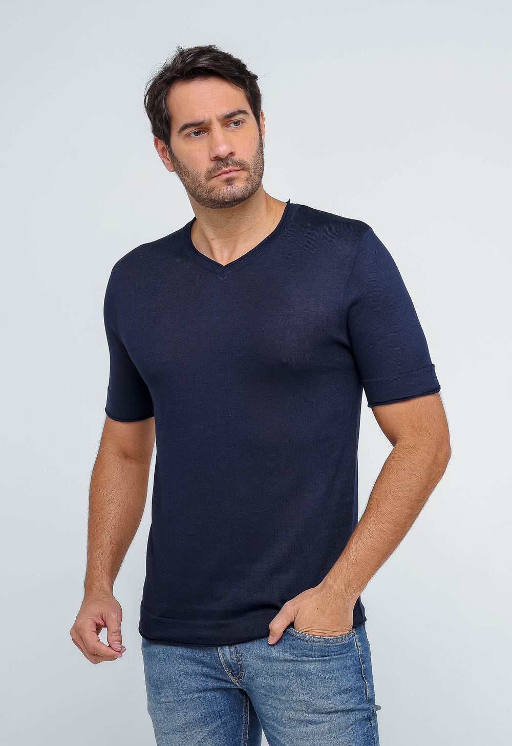Camiseta Dom Henrico Gola V - Henri Store
