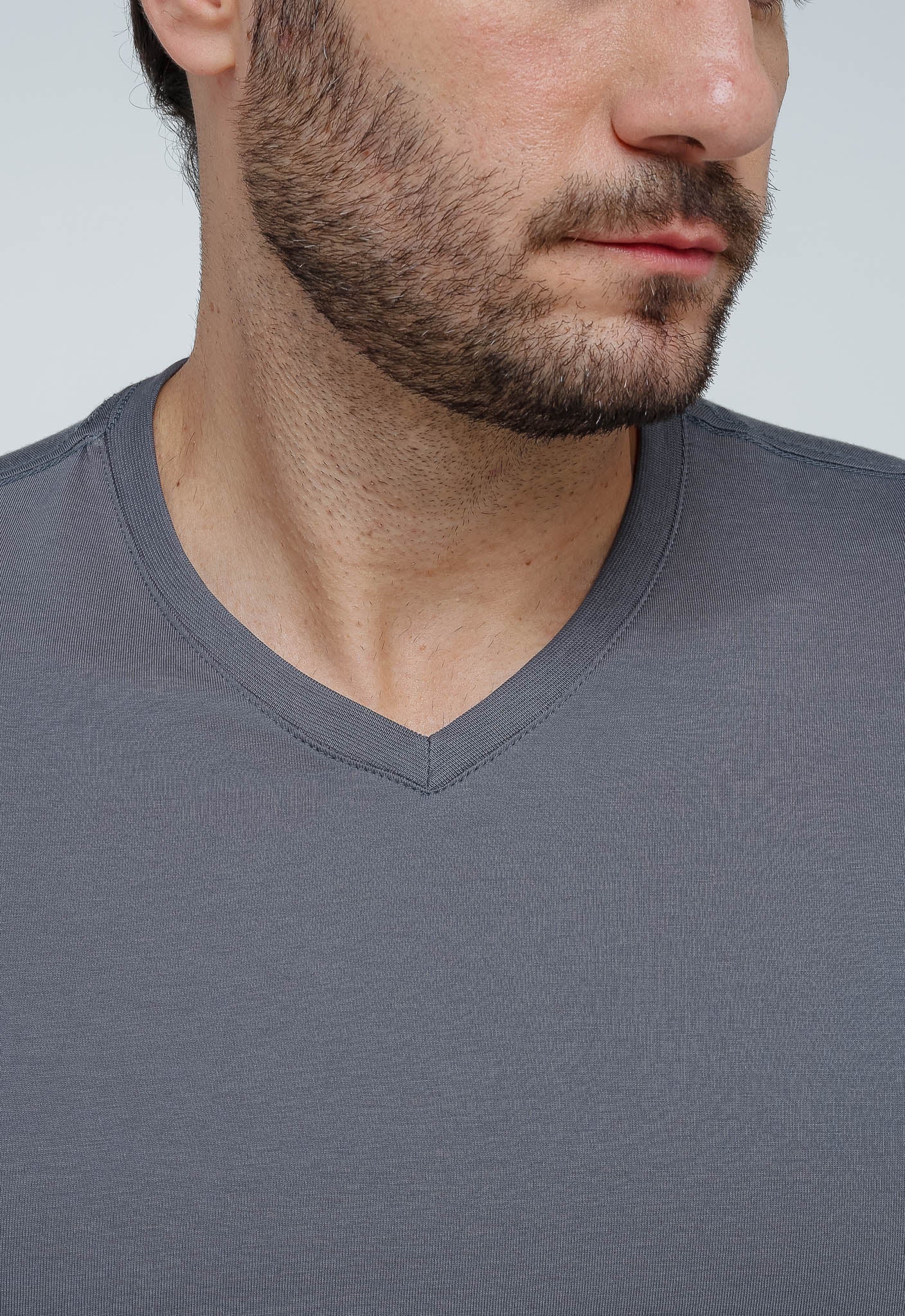 Camiseta Dom Henrico Pima Gola V - Henri Store