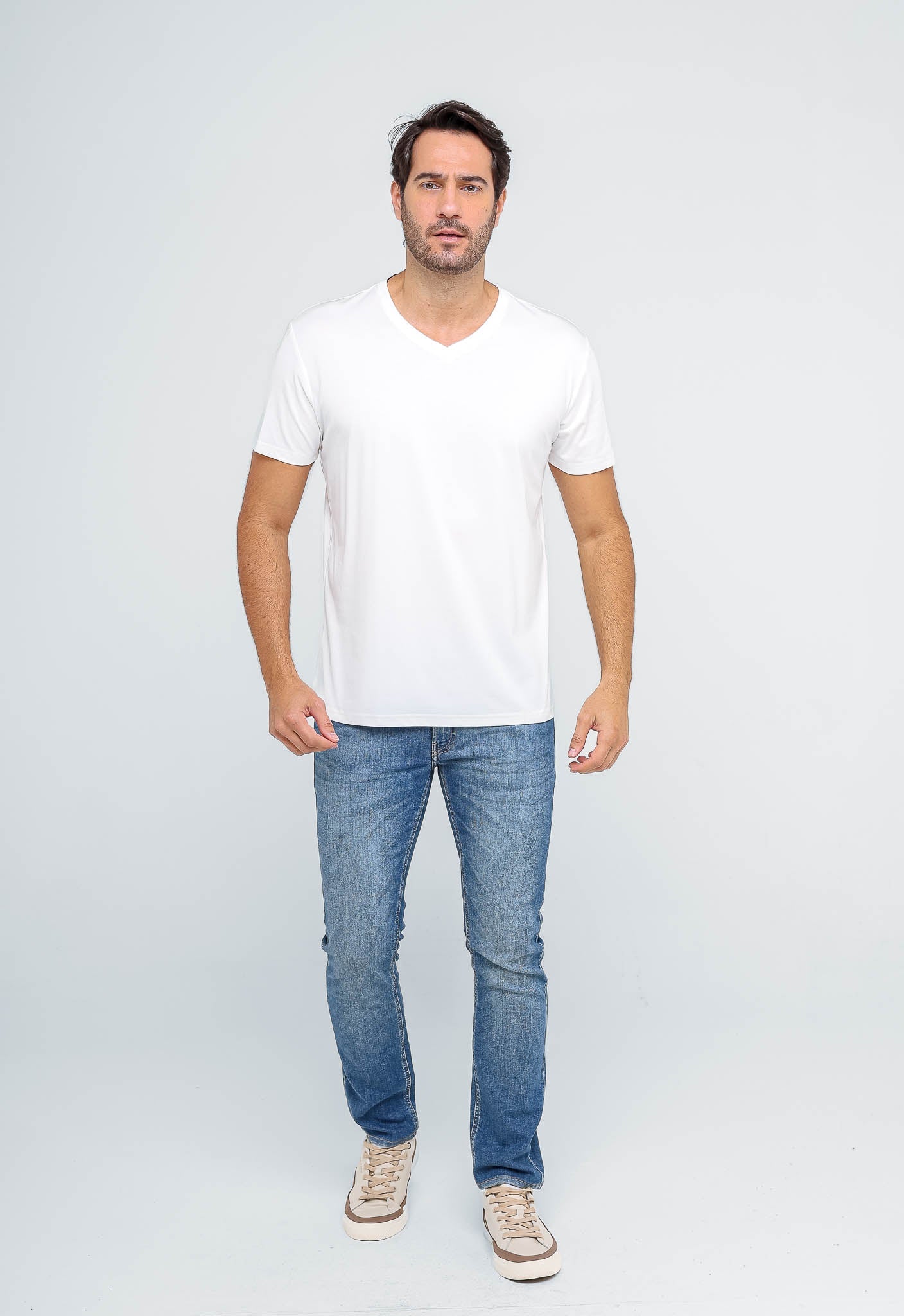 Camiseta Dom Henrico Sorona Gola V - Henri Store