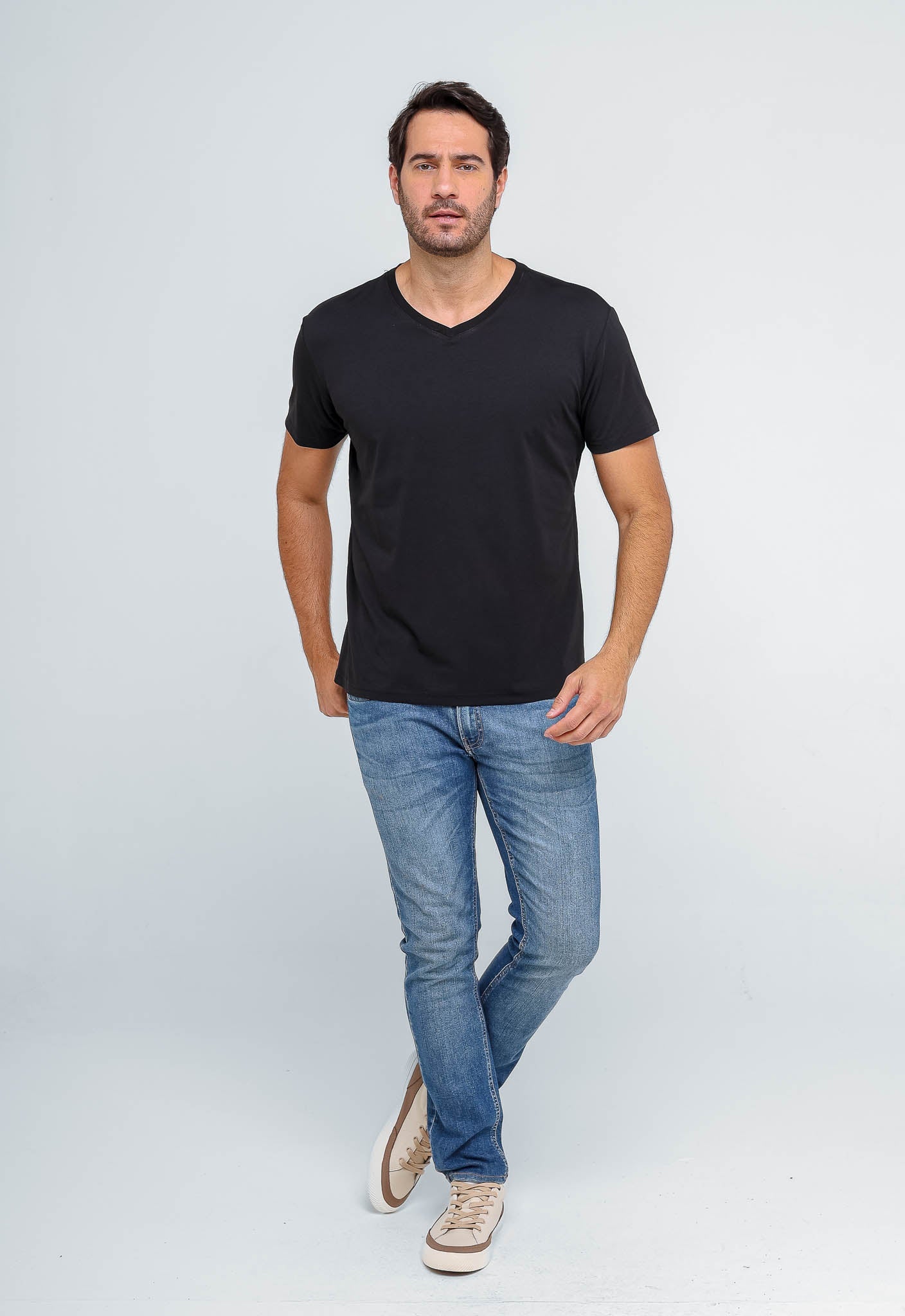 Camiseta Dom Henrico Sorona Gola V - Henri Store