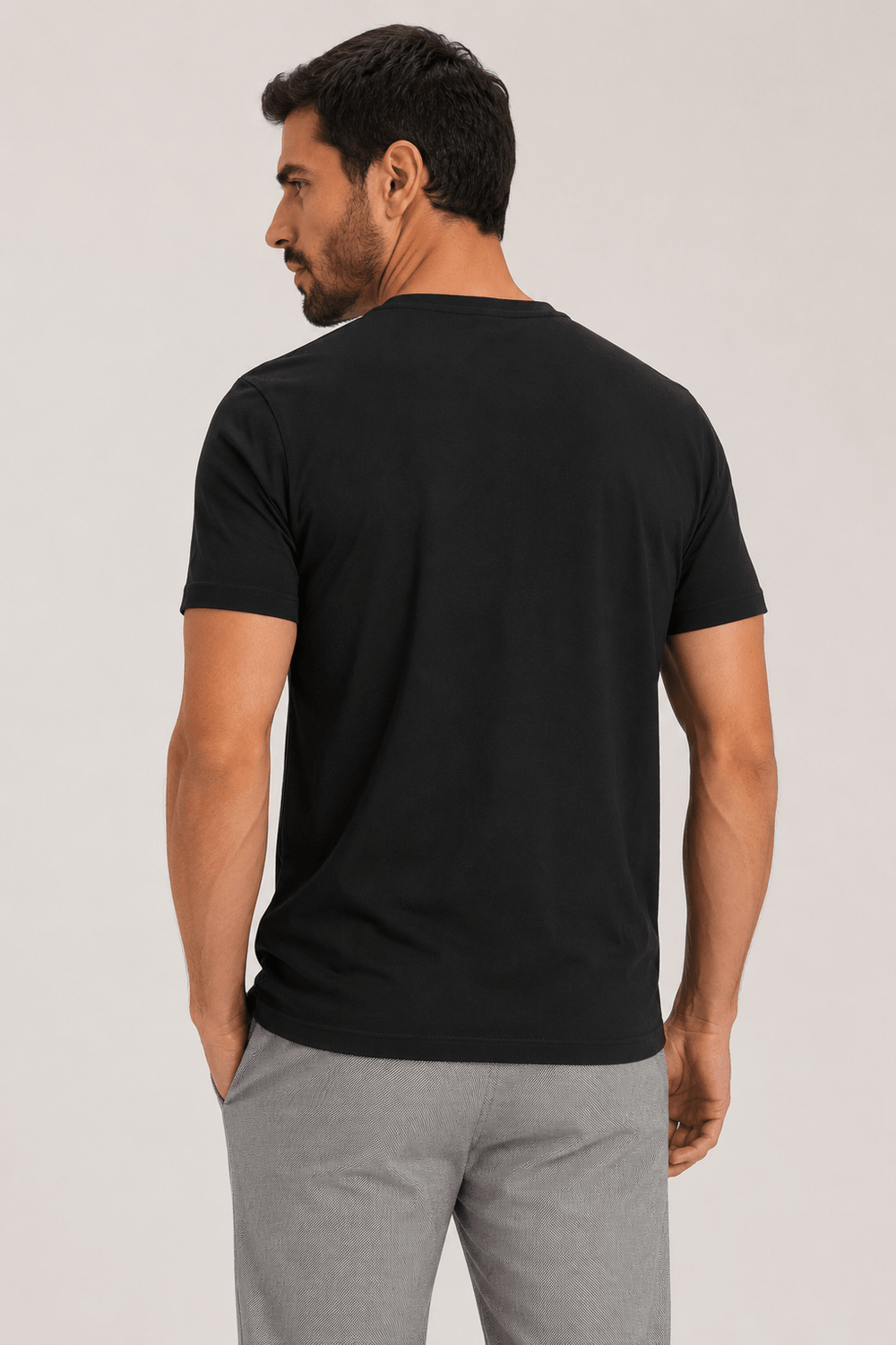 Camiseta Emporio Armani Logo Frente Preta - Henri Store