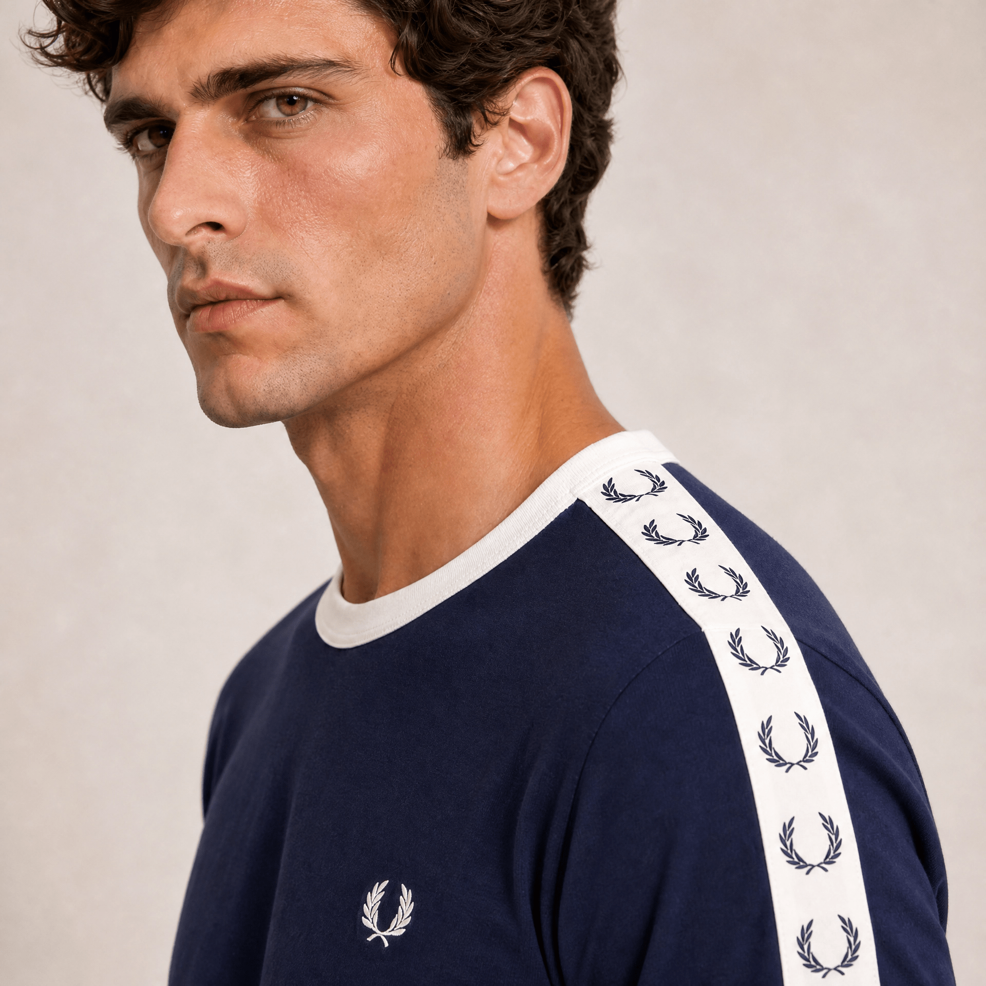 Camiseta Fred Perry Faixa Ombro - Henri Store