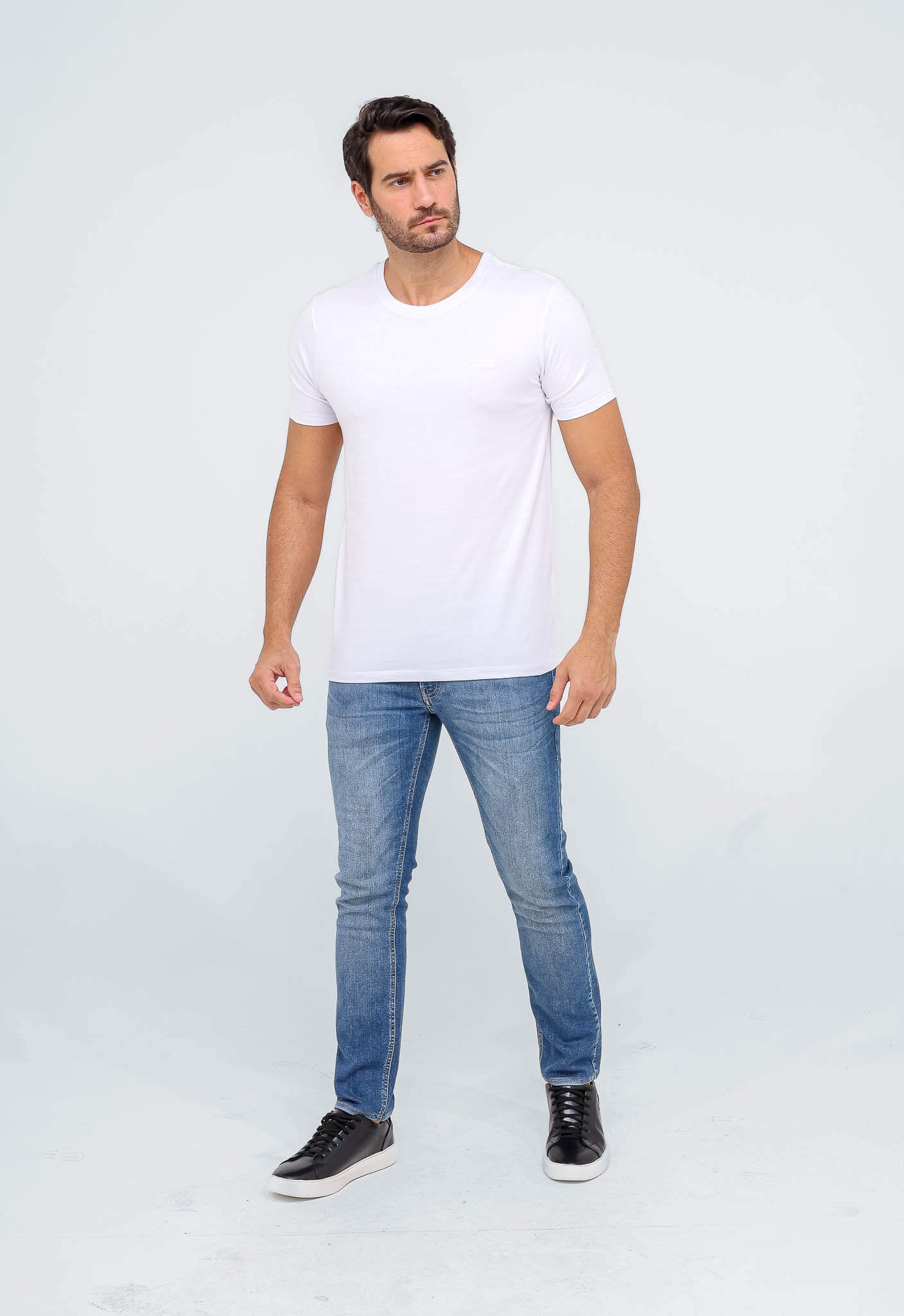 Camiseta John John Logo Peito - Sale - Henri Store