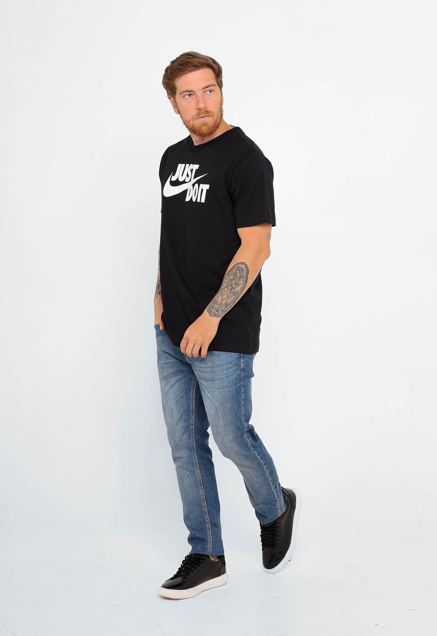 Camiseta Nike Just Do It Logo Central - Henri Store