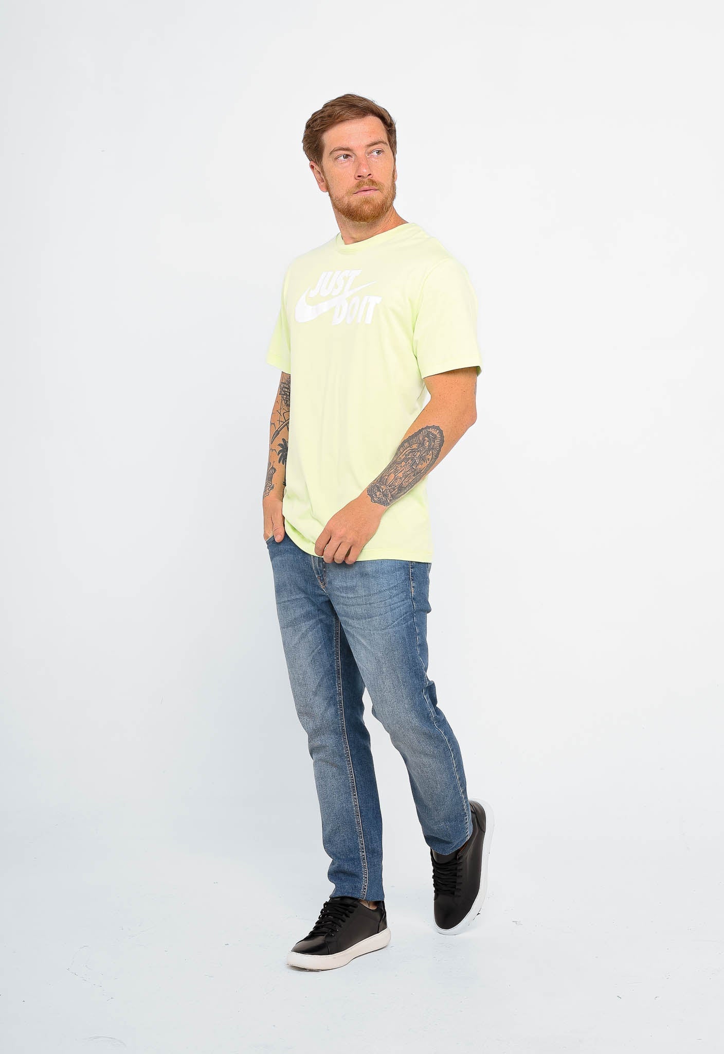 Camiseta Nike Just Do It Logo Central - Henri Store