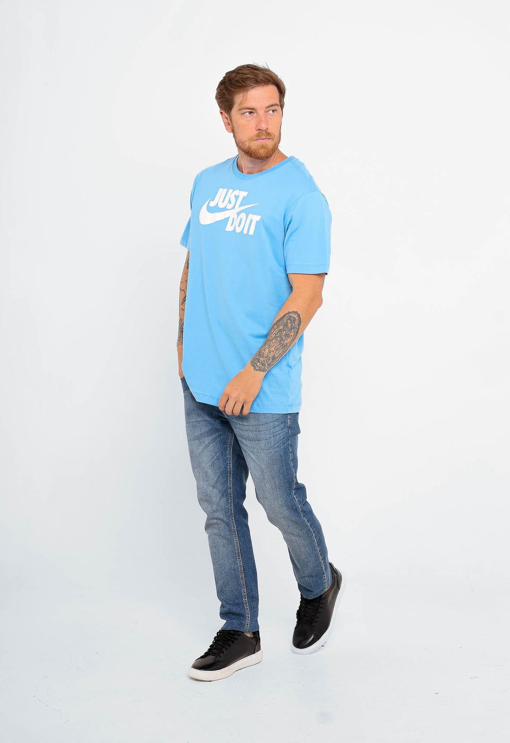 Camiseta Nike Just Do It Logo Central - Henri Store
