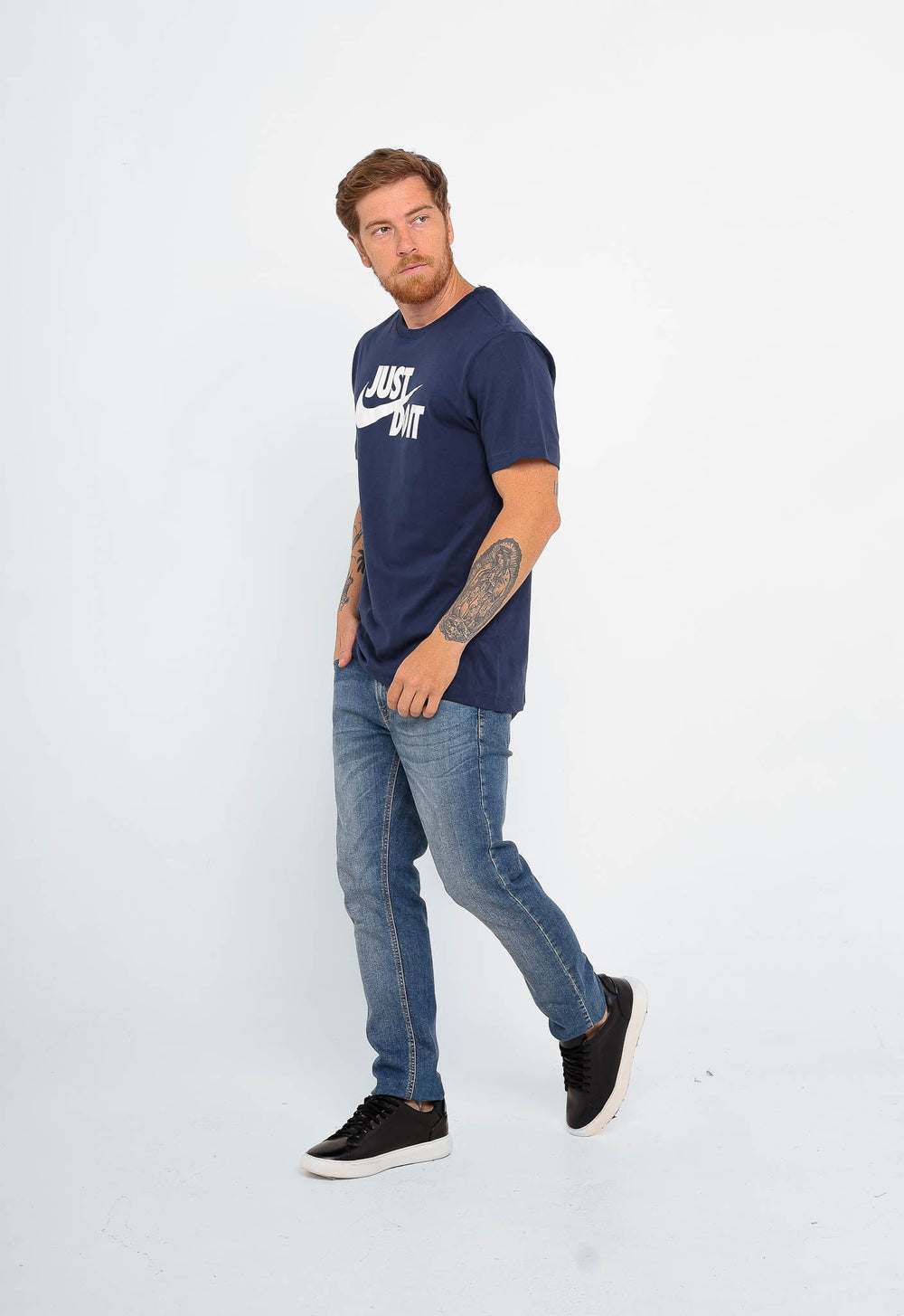 Camiseta Nike Just Do It Logo Central - Henri Store