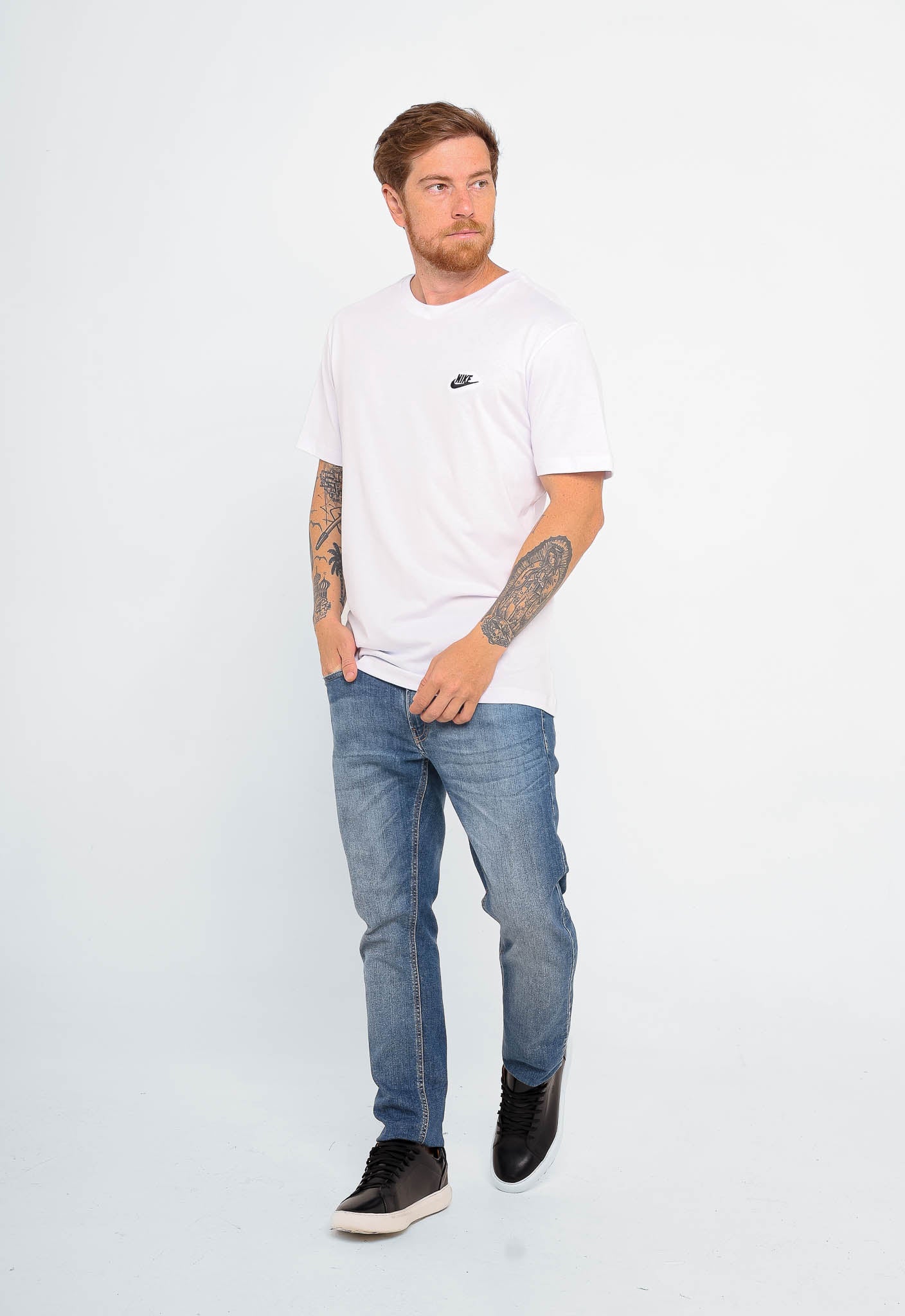 Camiseta Nike Logo Peito Bordado - Henri Store