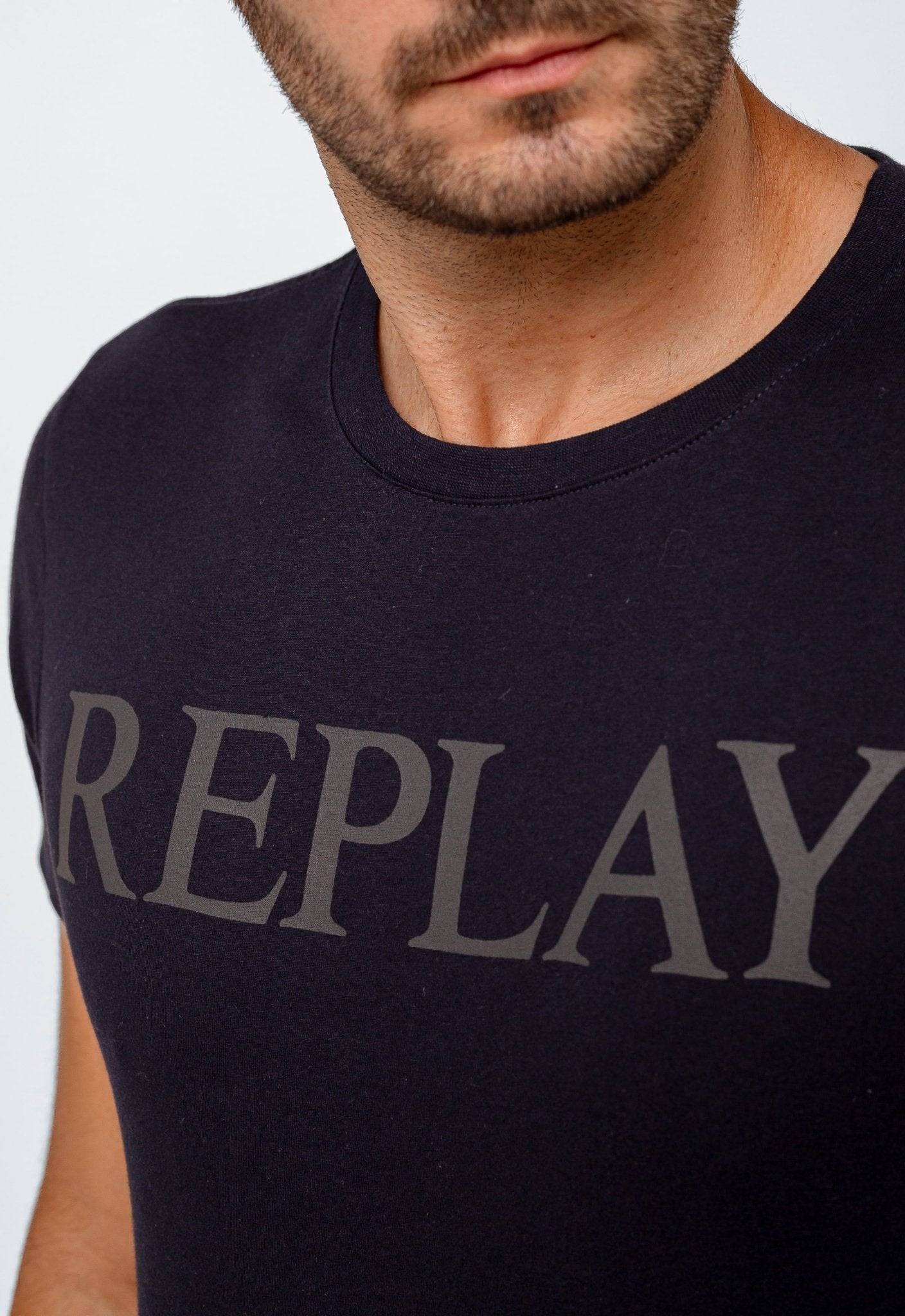 Camiseta Replay Logo Central - Henri Store