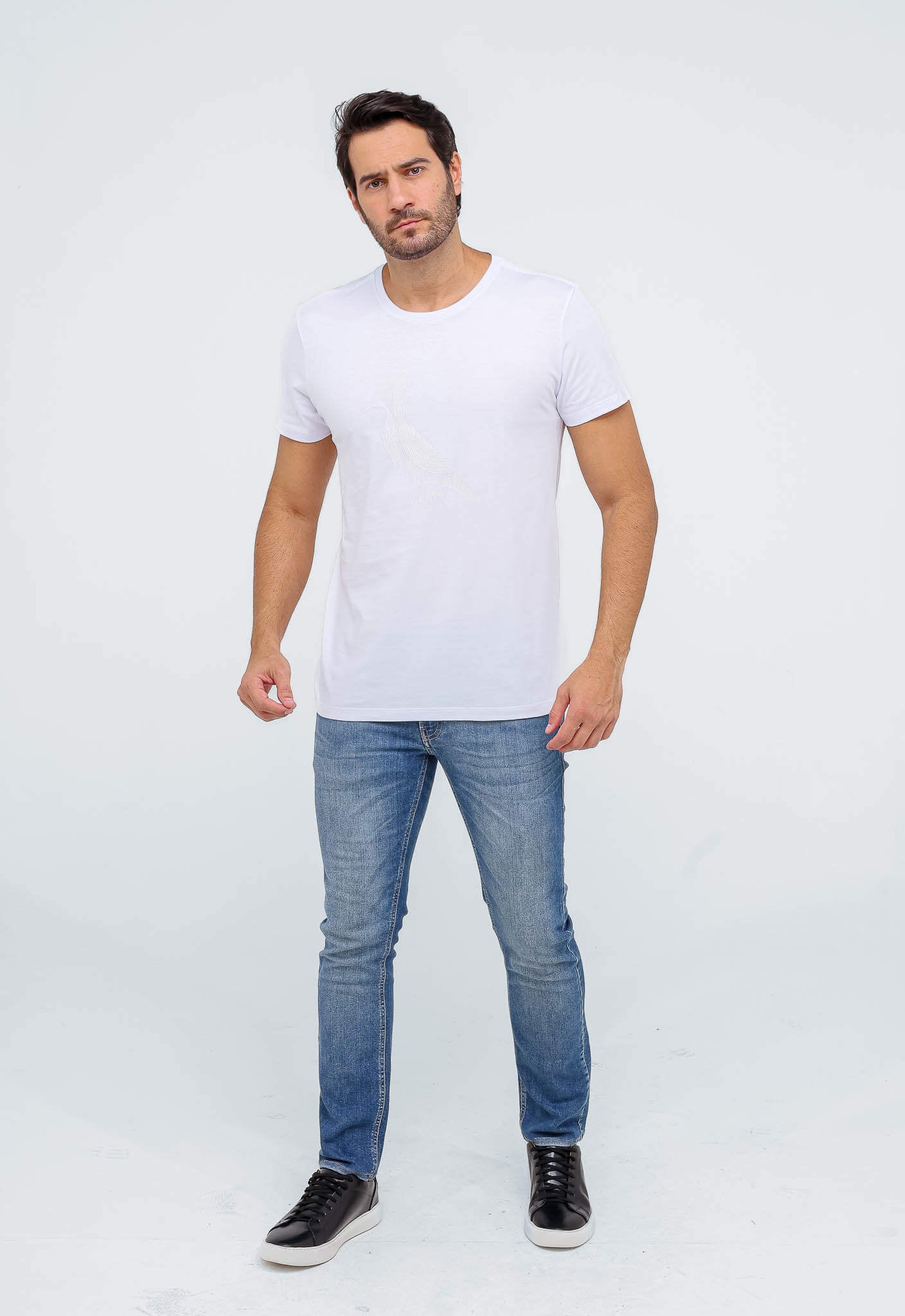 Camiseta Reserva Alto Relevo Logo Centro - Sale - Henri Store