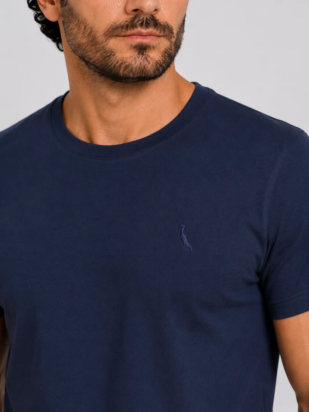 Camiseta Reserva Logo Peito Monocromática - Sale - Henri Store