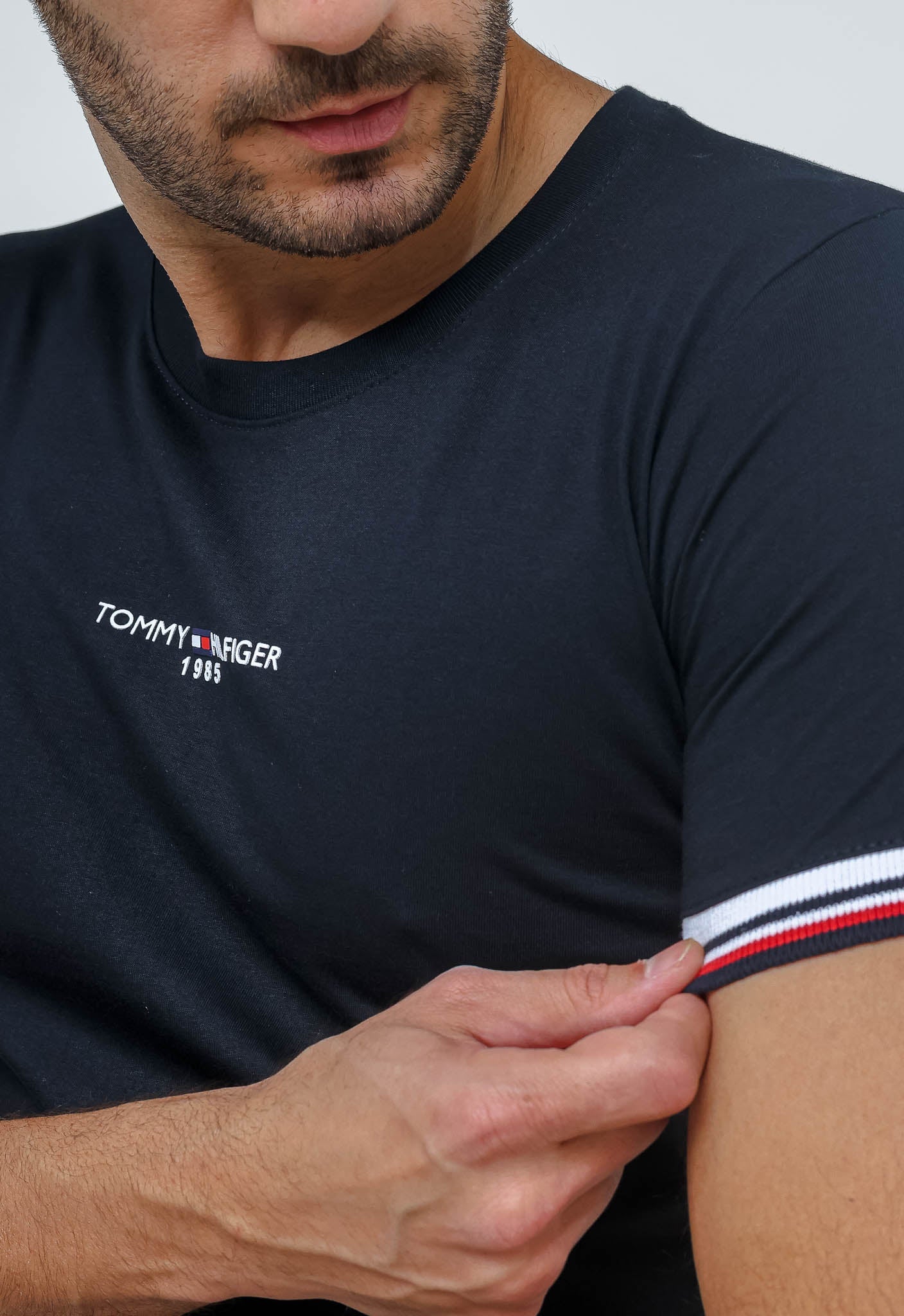 Camiseta Tommy Hilfiger 1985 Friso Manga - LIVE - Henri Store